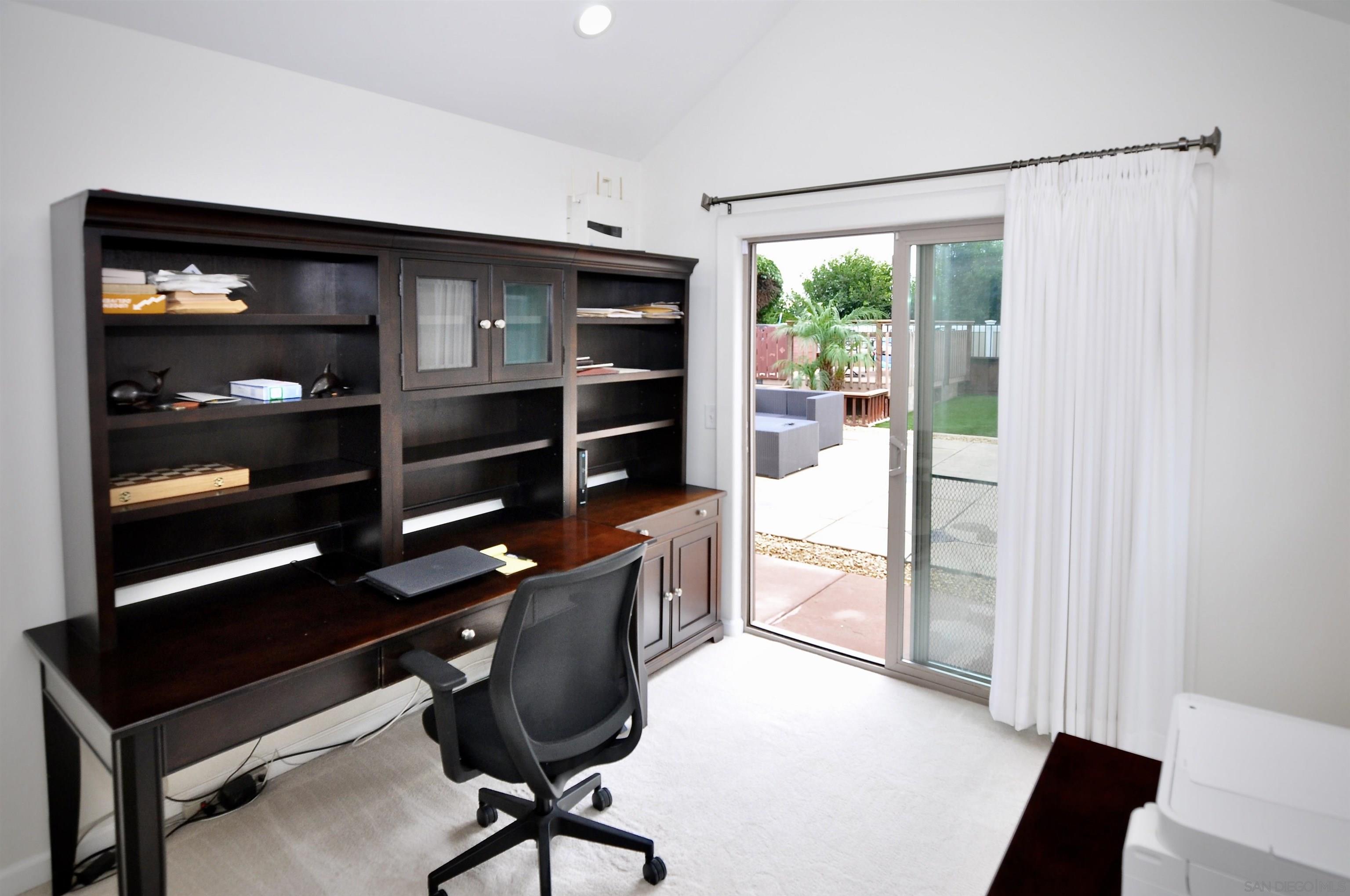 Detail Gallery Image 11 of 43 For 1400  Darwin Dr, Oceanside,  CA 92056 - 5 Beds | 4 Baths