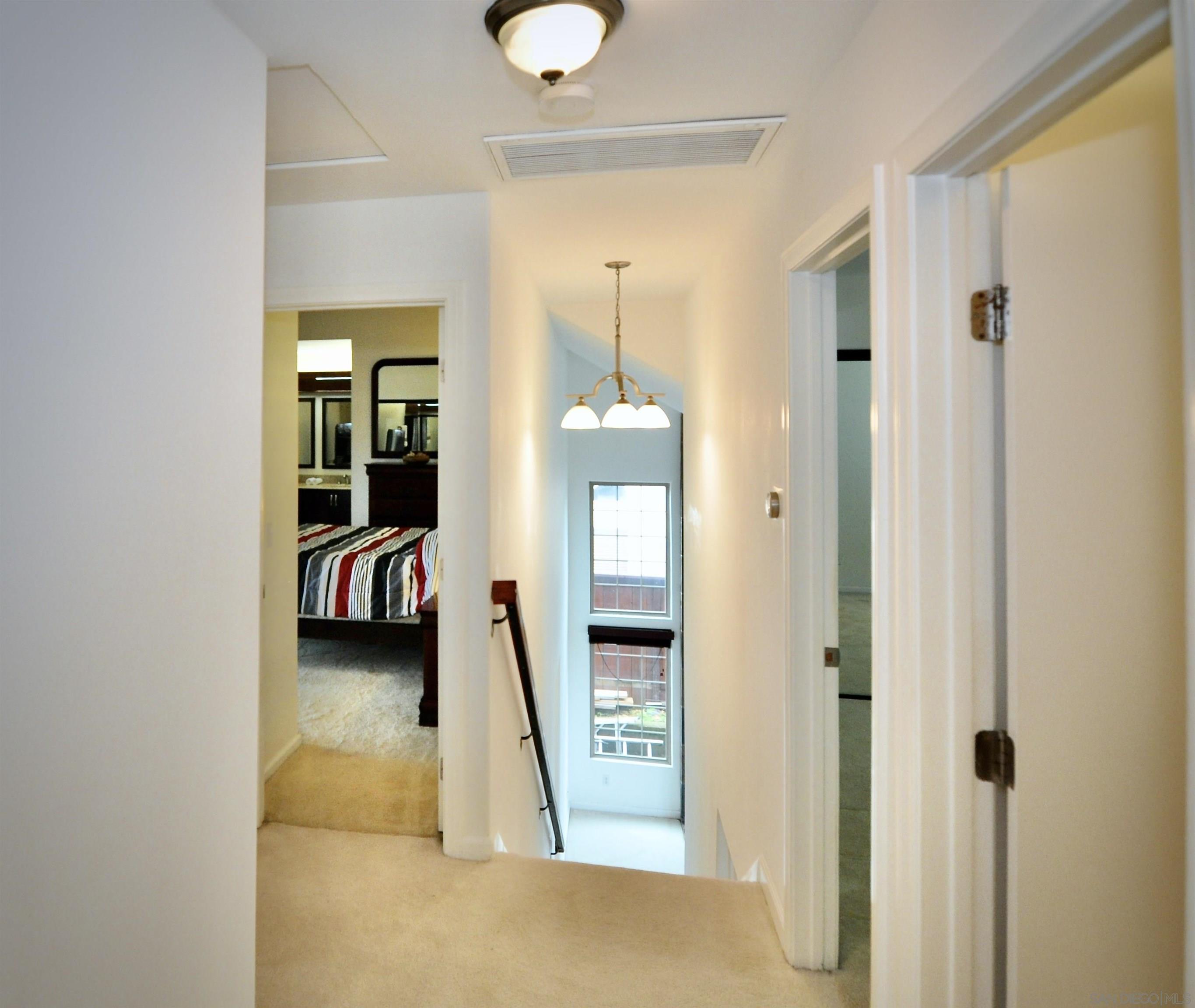 Detail Gallery Image 14 of 43 For 1400  Darwin Dr, Oceanside,  CA 92056 - 5 Beds | 4 Baths