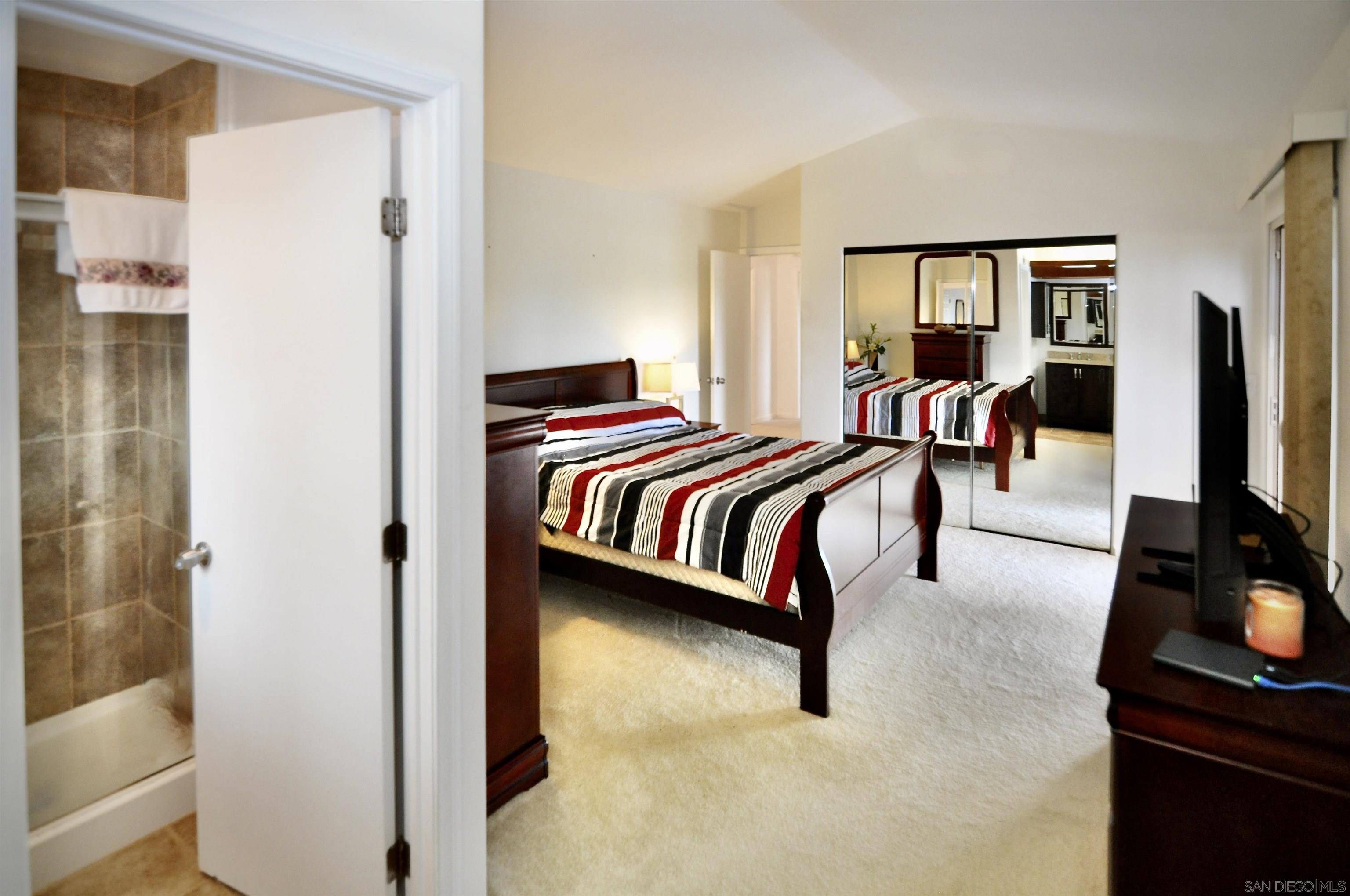 Detail Gallery Image 16 of 43 For 1400  Darwin Dr, Oceanside,  CA 92056 - 5 Beds | 4 Baths