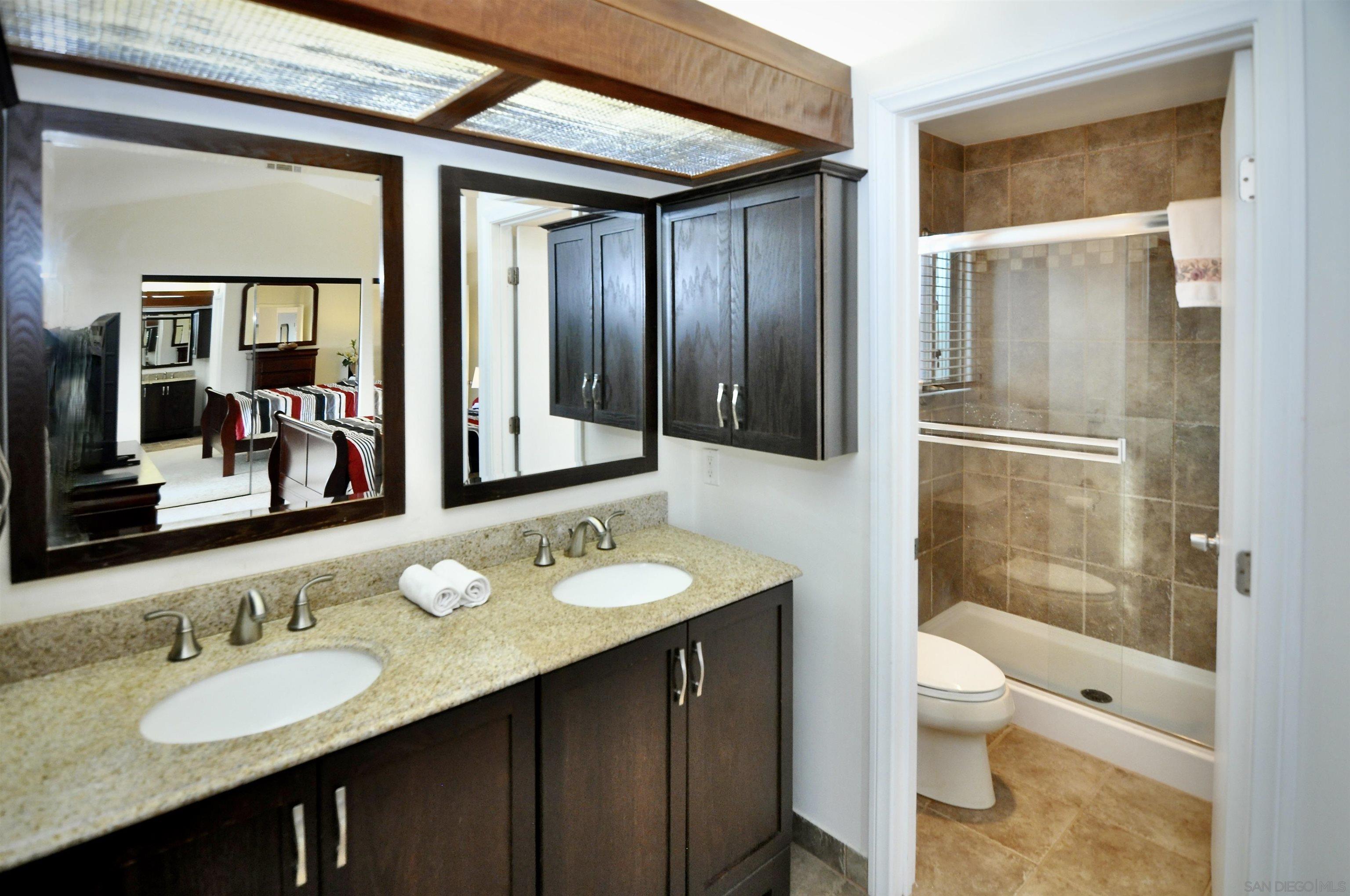 Detail Gallery Image 17 of 43 For 1400  Darwin Dr, Oceanside,  CA 92056 - 5 Beds | 4 Baths