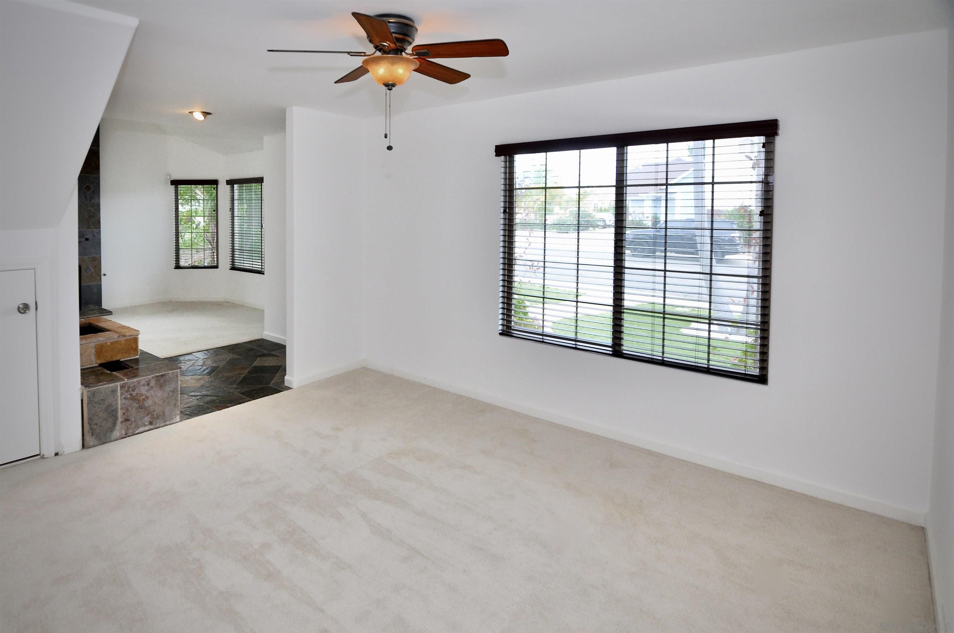 Detail Gallery Image 3 of 43 For 1400  Darwin Dr, Oceanside,  CA 92056 - 5 Beds | 4 Baths