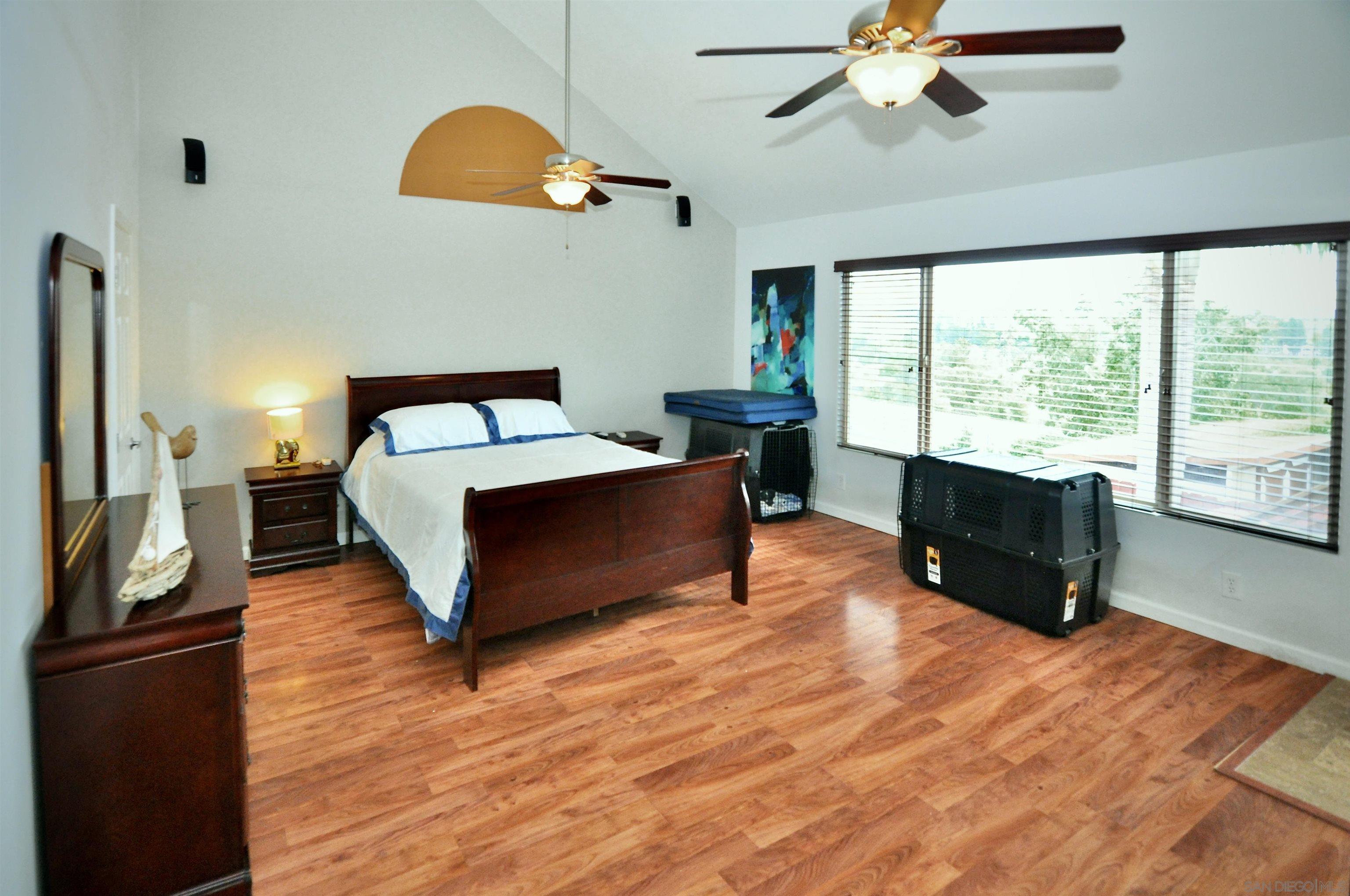 Detail Gallery Image 22 of 43 For 1400  Darwin Dr, Oceanside,  CA 92056 - 5 Beds | 4 Baths