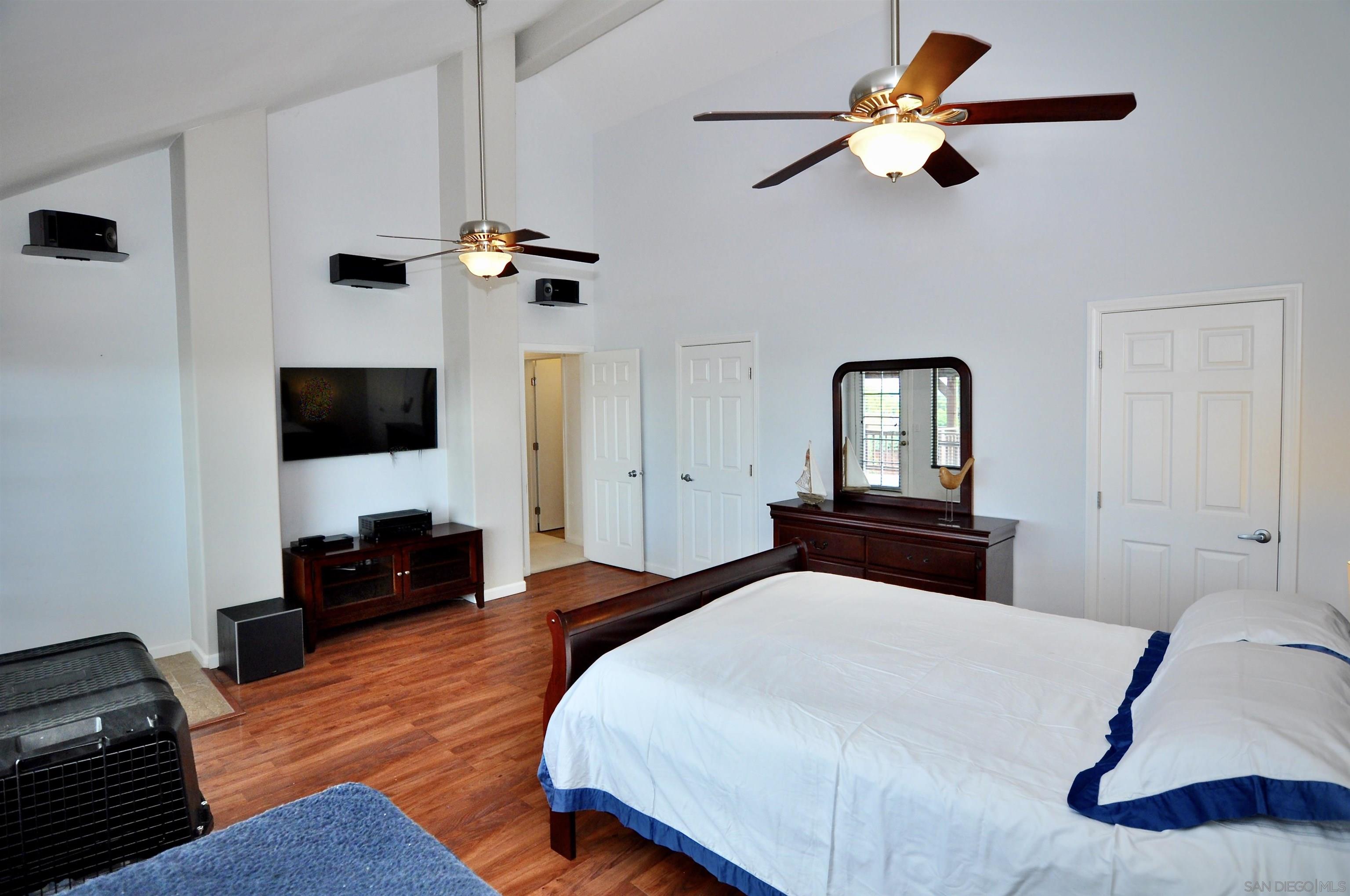 Detail Gallery Image 25 of 43 For 1400  Darwin Dr, Oceanside,  CA 92056 - 5 Beds | 4 Baths