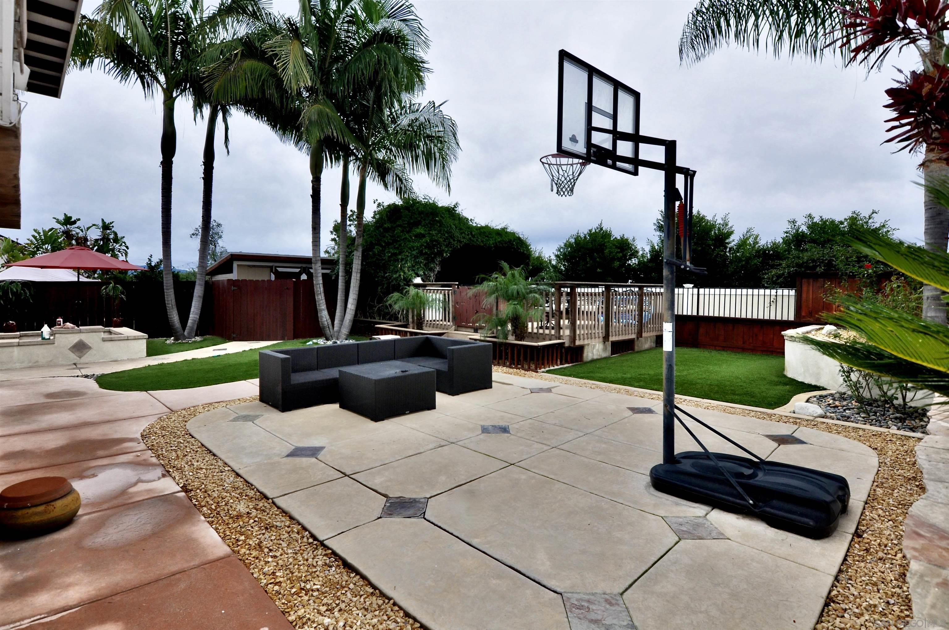 Detail Gallery Image 36 of 43 For 1400  Darwin Dr, Oceanside,  CA 92056 - 5 Beds | 4 Baths