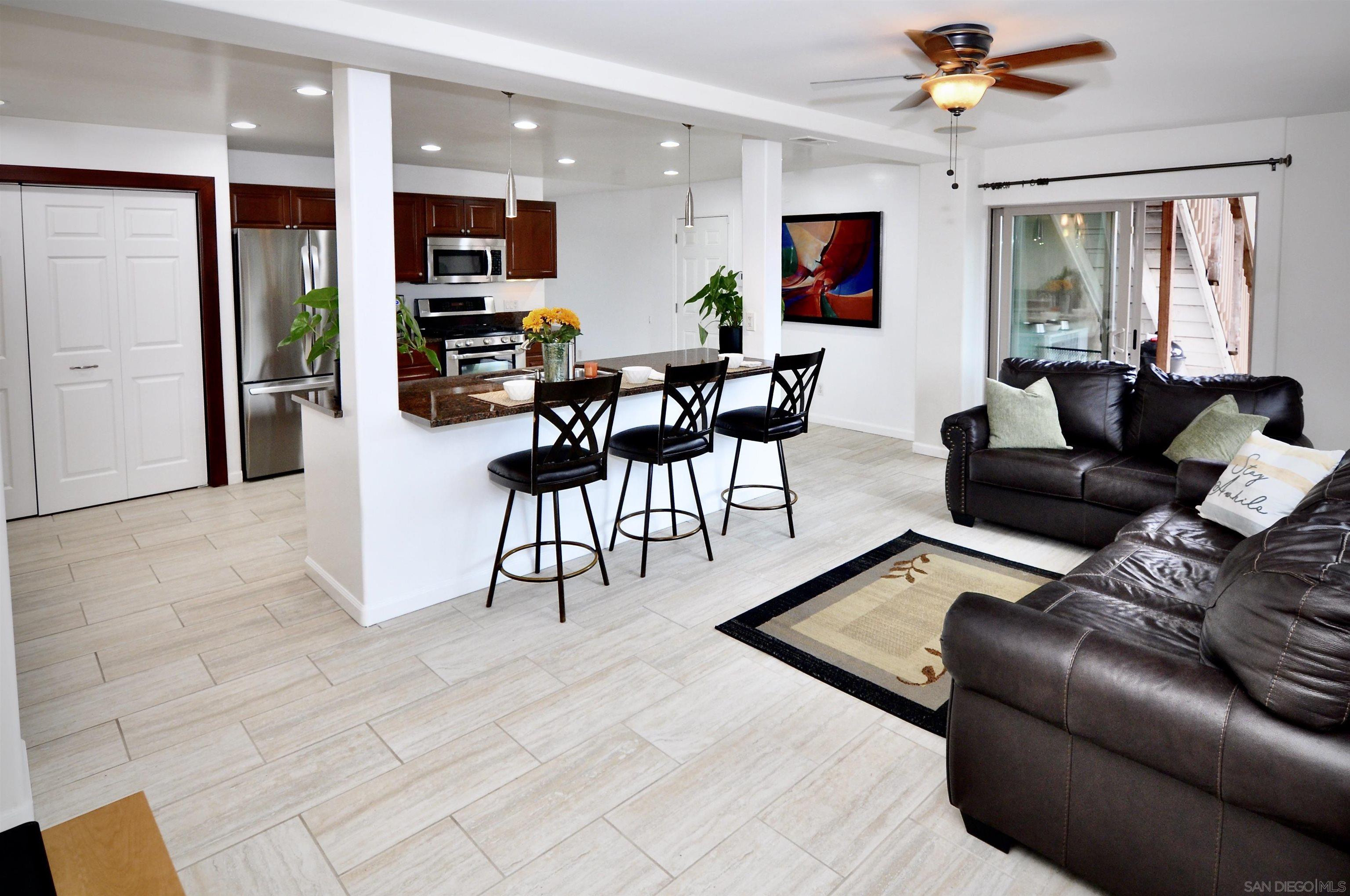 Detail Gallery Image 8 of 43 For 1400  Darwin Dr, Oceanside,  CA 92056 - 5 Beds | 4 Baths