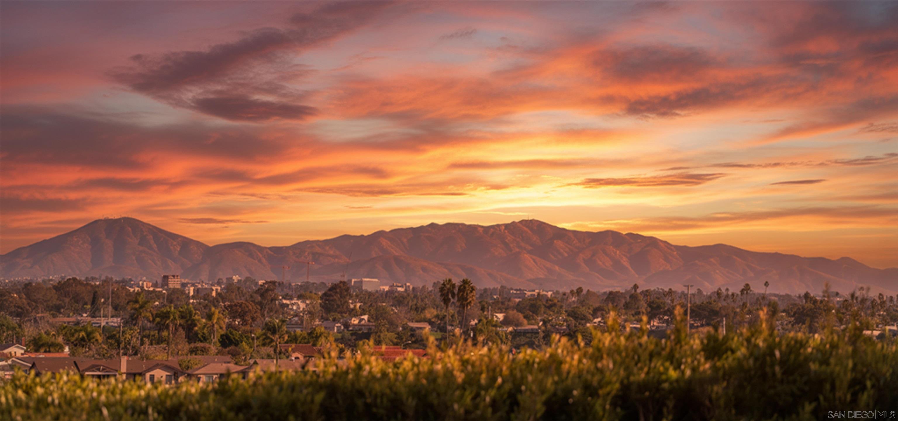 Detail Gallery Image 6 of 30 For 7835  La Jolla Vista Dr, La Jolla,  CA 92037 - 6 Beds | 8/1 Baths