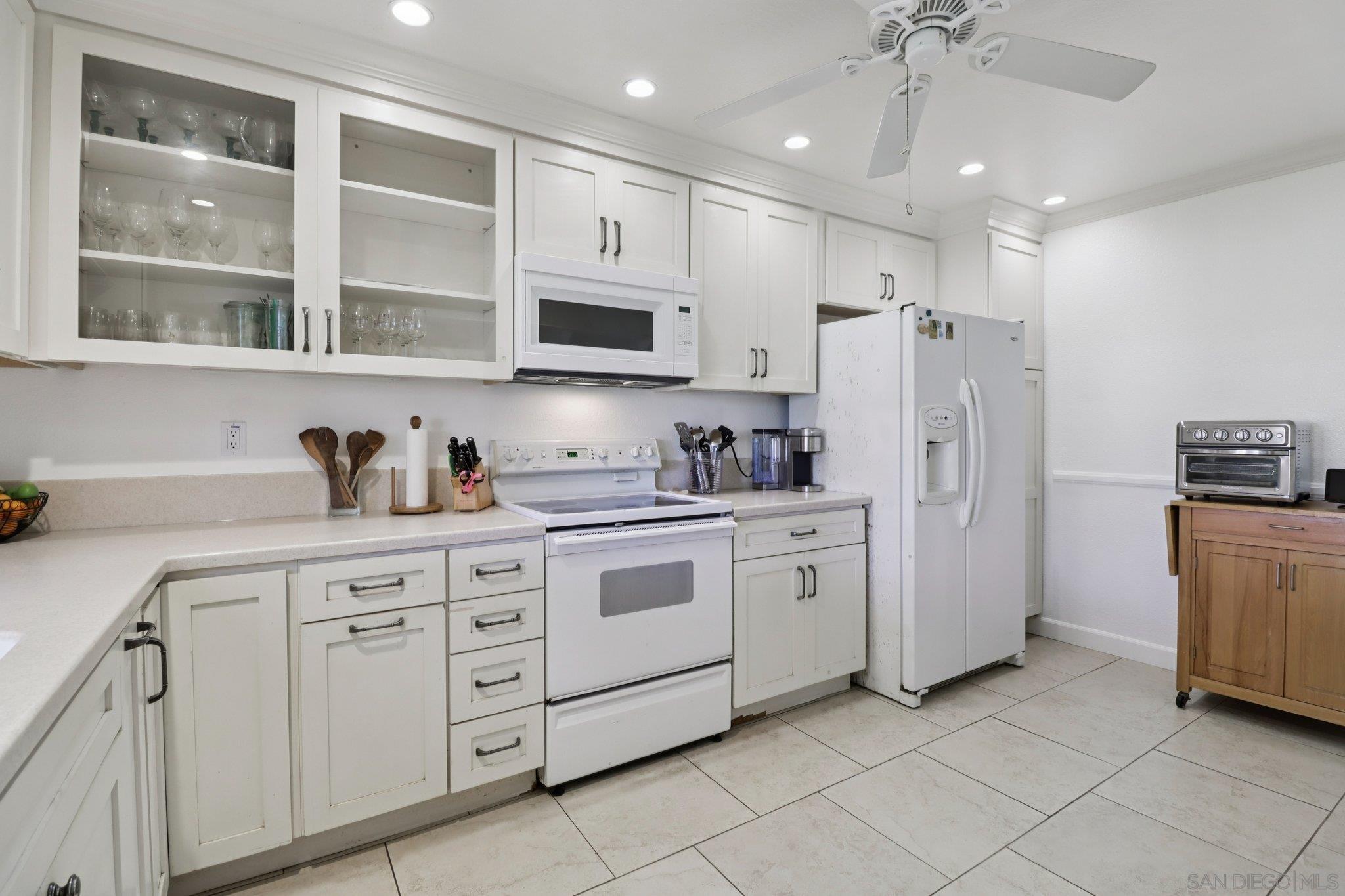 Detail Gallery Image 14 of 41 For 816  Caminito Azul, Carlsbad,  CA 92011 - 3 Beds | 2 Baths