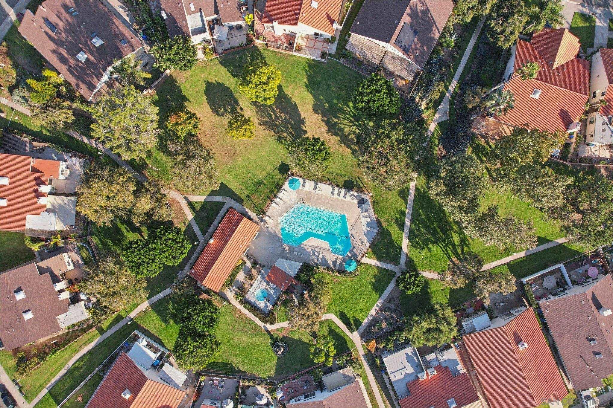 Detail Gallery Image 36 of 41 For 816  Caminito Azul, Carlsbad,  CA 92011 - 3 Beds | 2 Baths