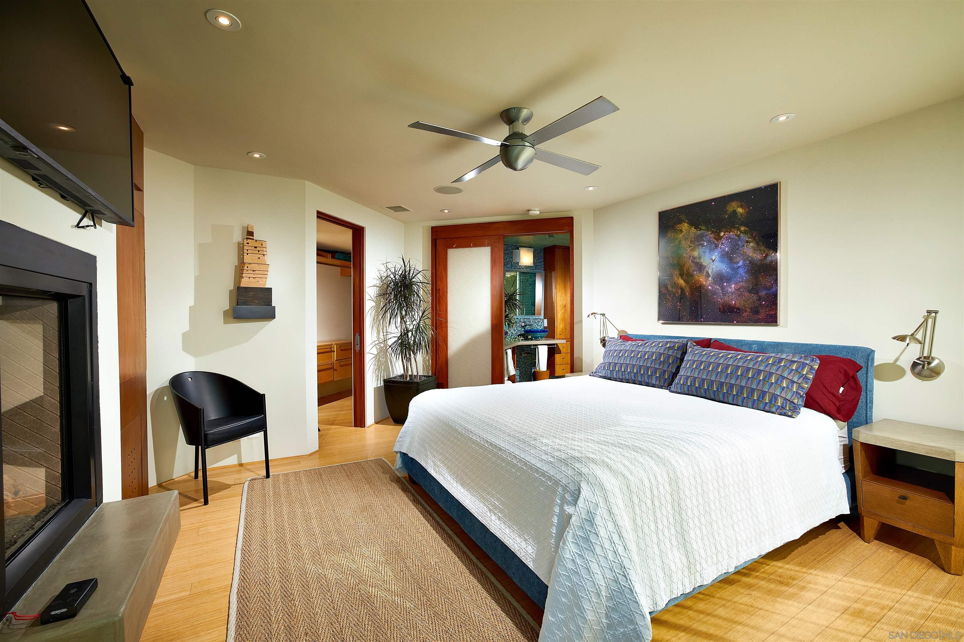 Detail Gallery Image 11 of 39 For 3377  Ocean Front Walk, San Diego,  CA 92109 - 3 Beds | 2/1 Baths