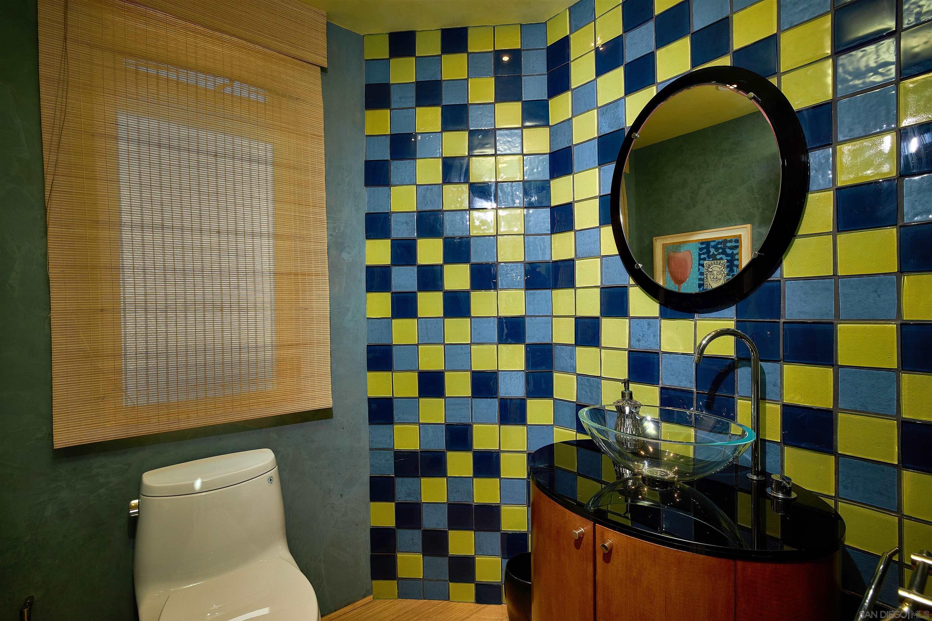 Detail Gallery Image 18 of 39 For 3377  Ocean Front Walk, San Diego,  CA 92109 - 3 Beds | 2/1 Baths