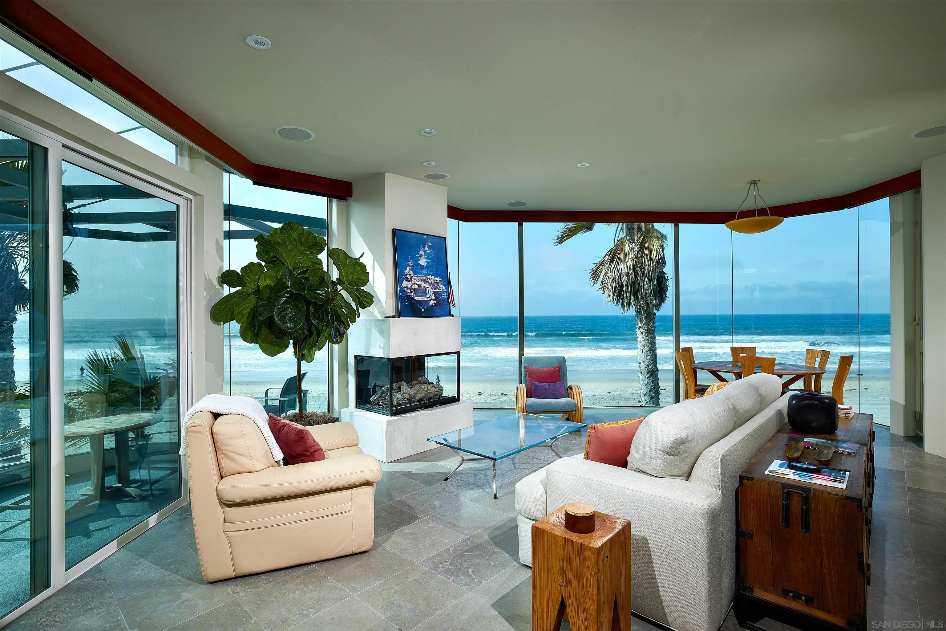 Detail Gallery Image 3 of 39 For 3377  Ocean Front Walk, San Diego,  CA 92109 - 3 Beds | 2/1 Baths