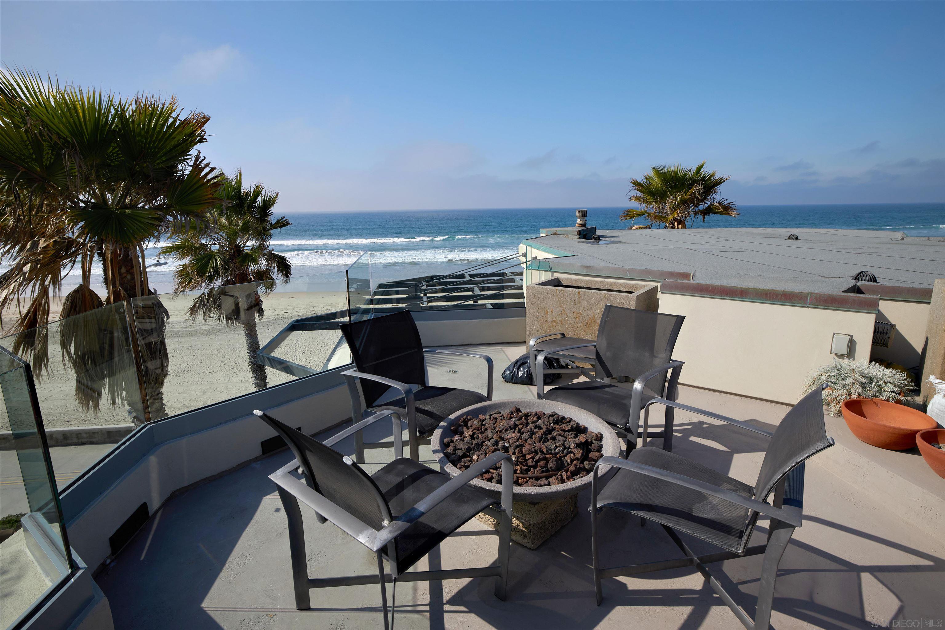 Detail Gallery Image 22 of 39 For 3377  Ocean Front Walk, San Diego,  CA 92109 - 3 Beds | 2/1 Baths