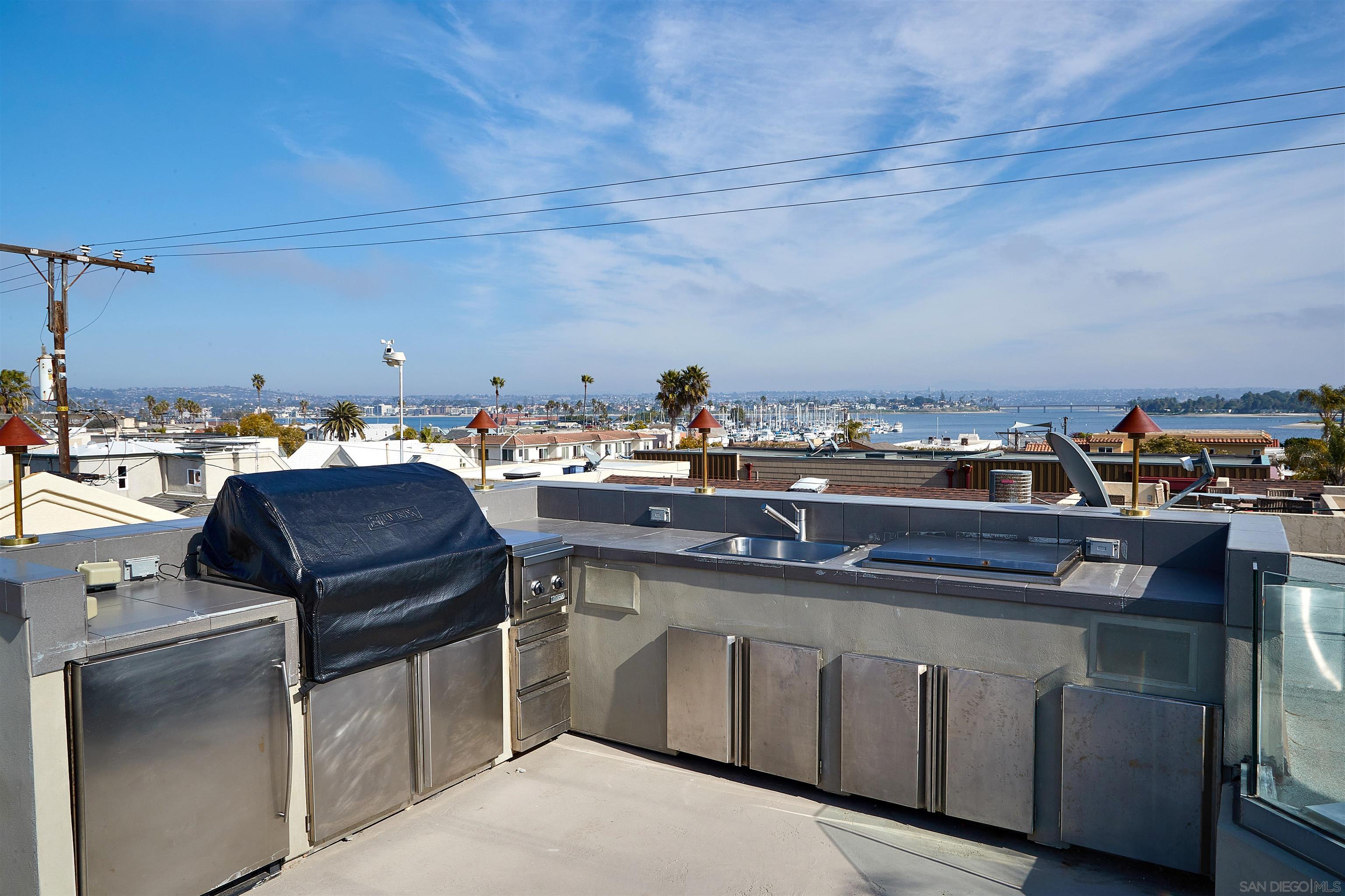 Detail Gallery Image 23 of 39 For 3377  Ocean Front Walk, San Diego,  CA 92109 - 3 Beds | 2/1 Baths