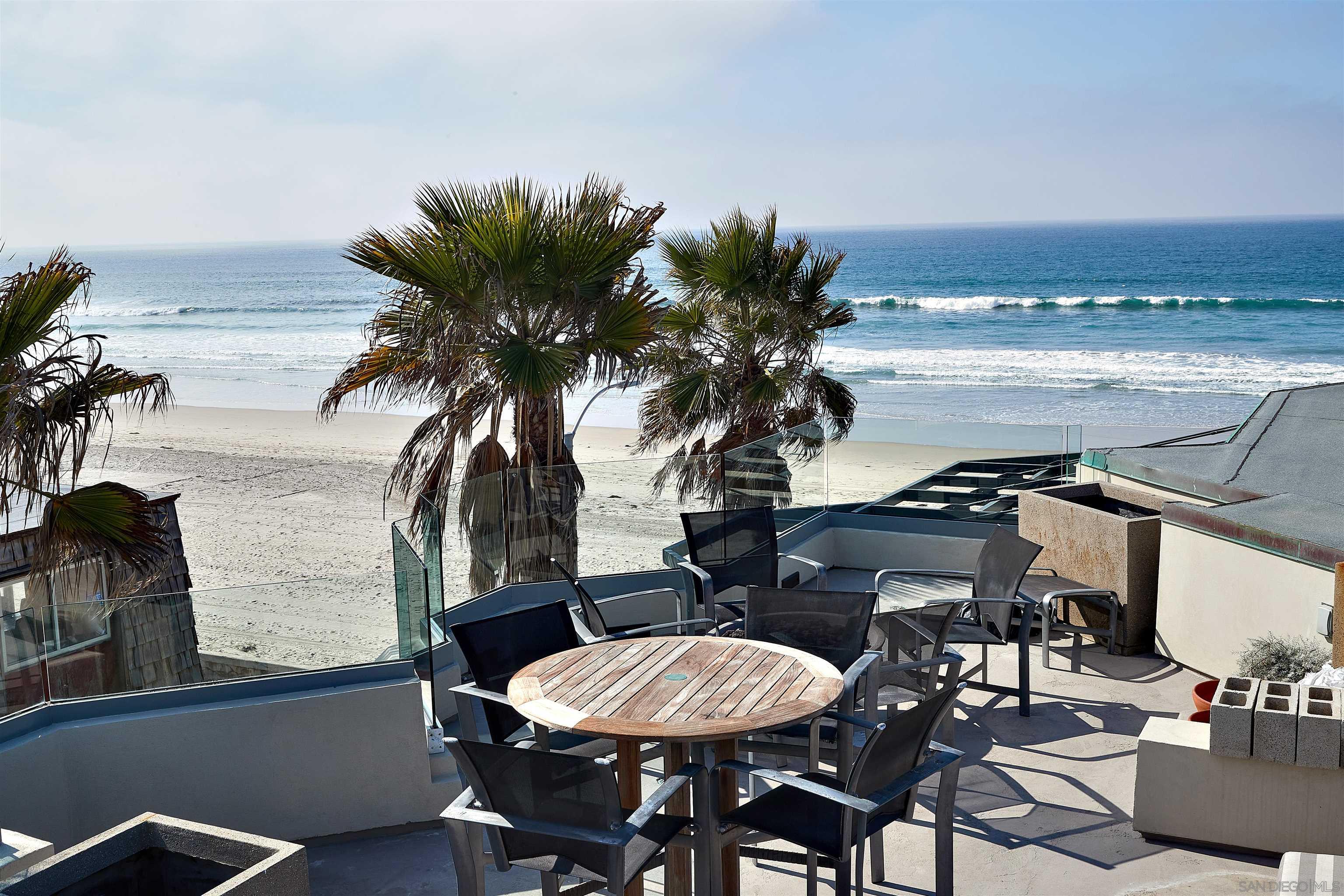 Detail Gallery Image 25 of 39 For 3377  Ocean Front Walk, San Diego,  CA 92109 - 3 Beds | 2/1 Baths