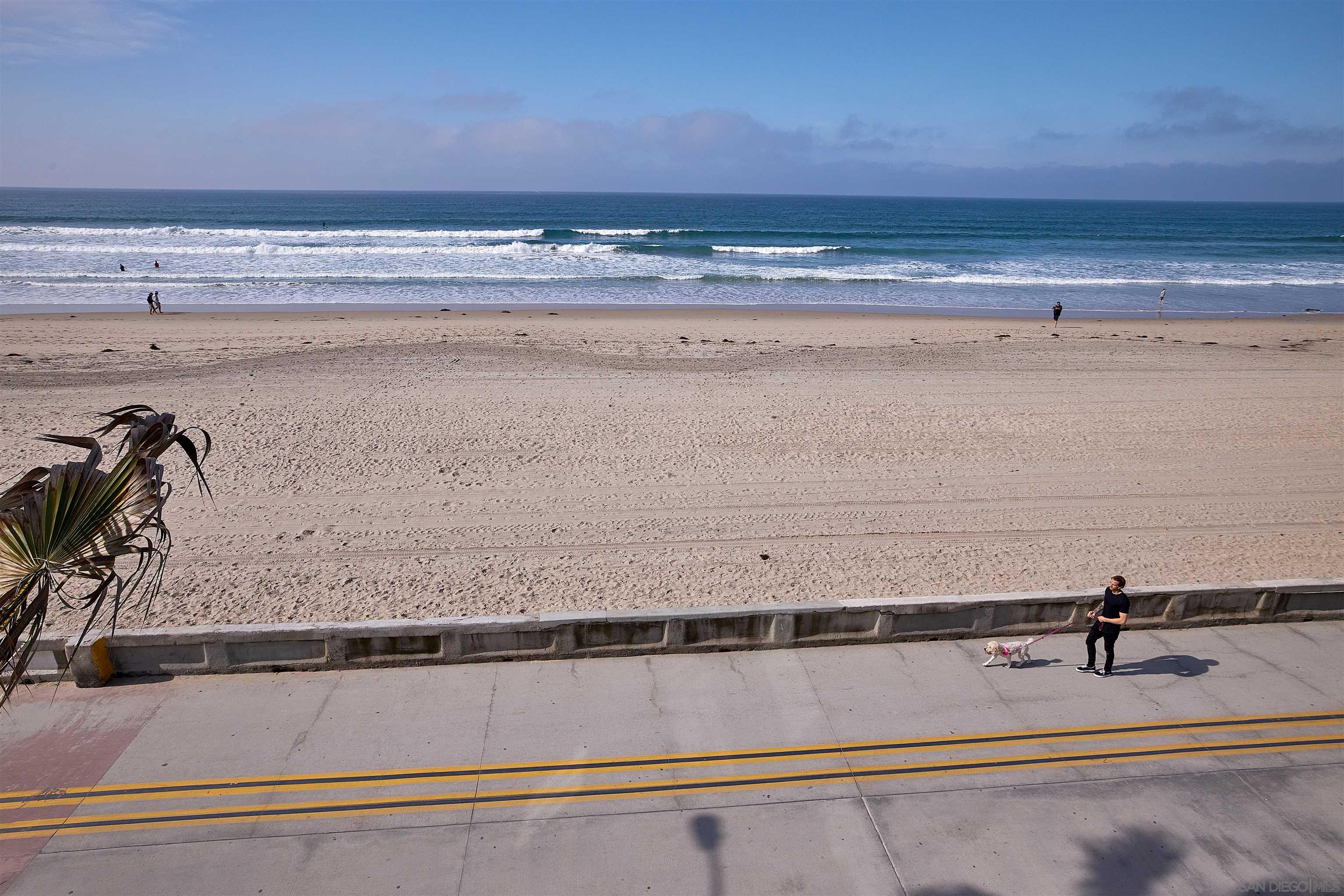 Detail Gallery Image 32 of 39 For 3377  Ocean Front Walk, San Diego,  CA 92109 - 3 Beds | 2/1 Baths