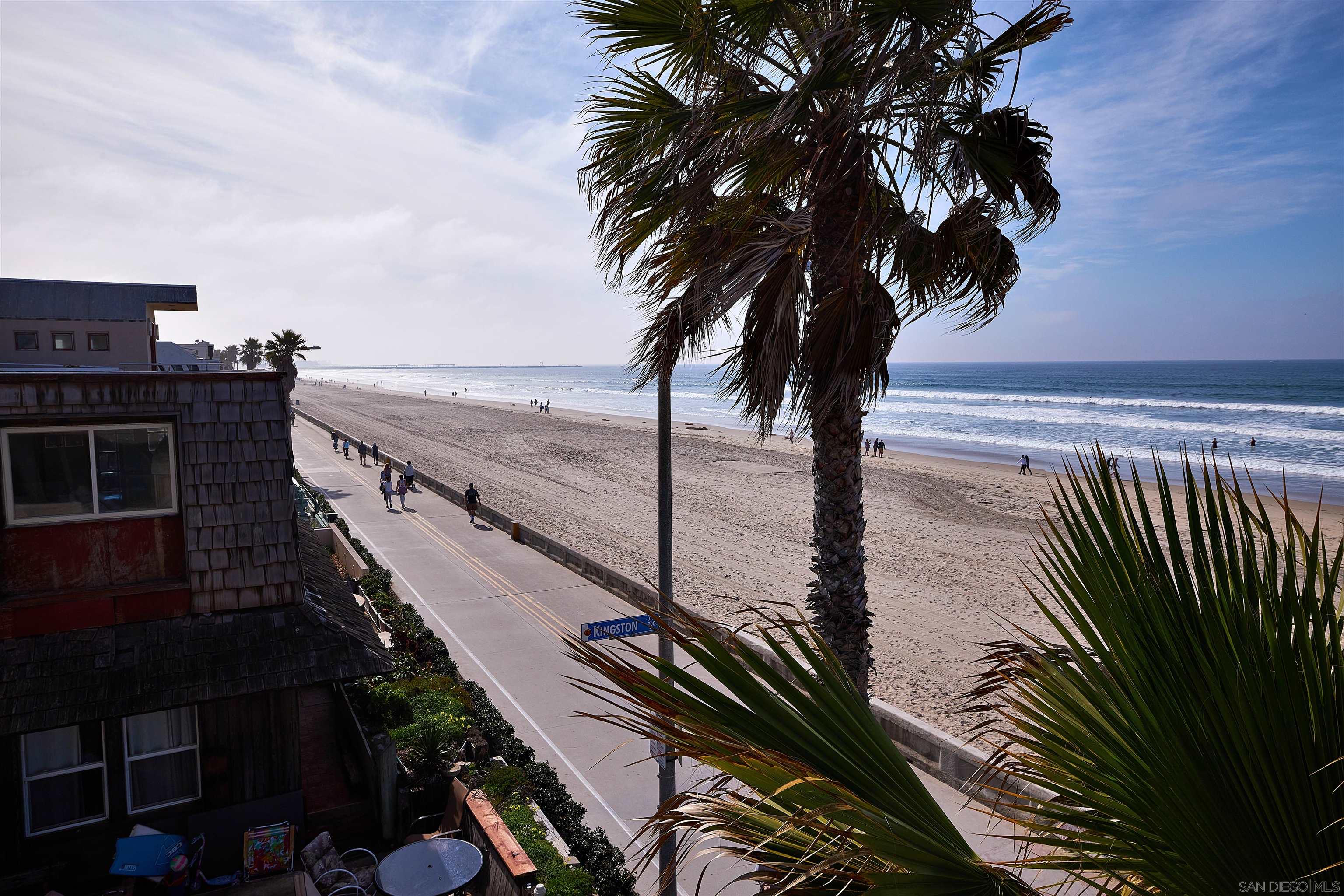 Detail Gallery Image 35 of 39 For 3377  Ocean Front Walk, San Diego,  CA 92109 - 3 Beds | 2/1 Baths