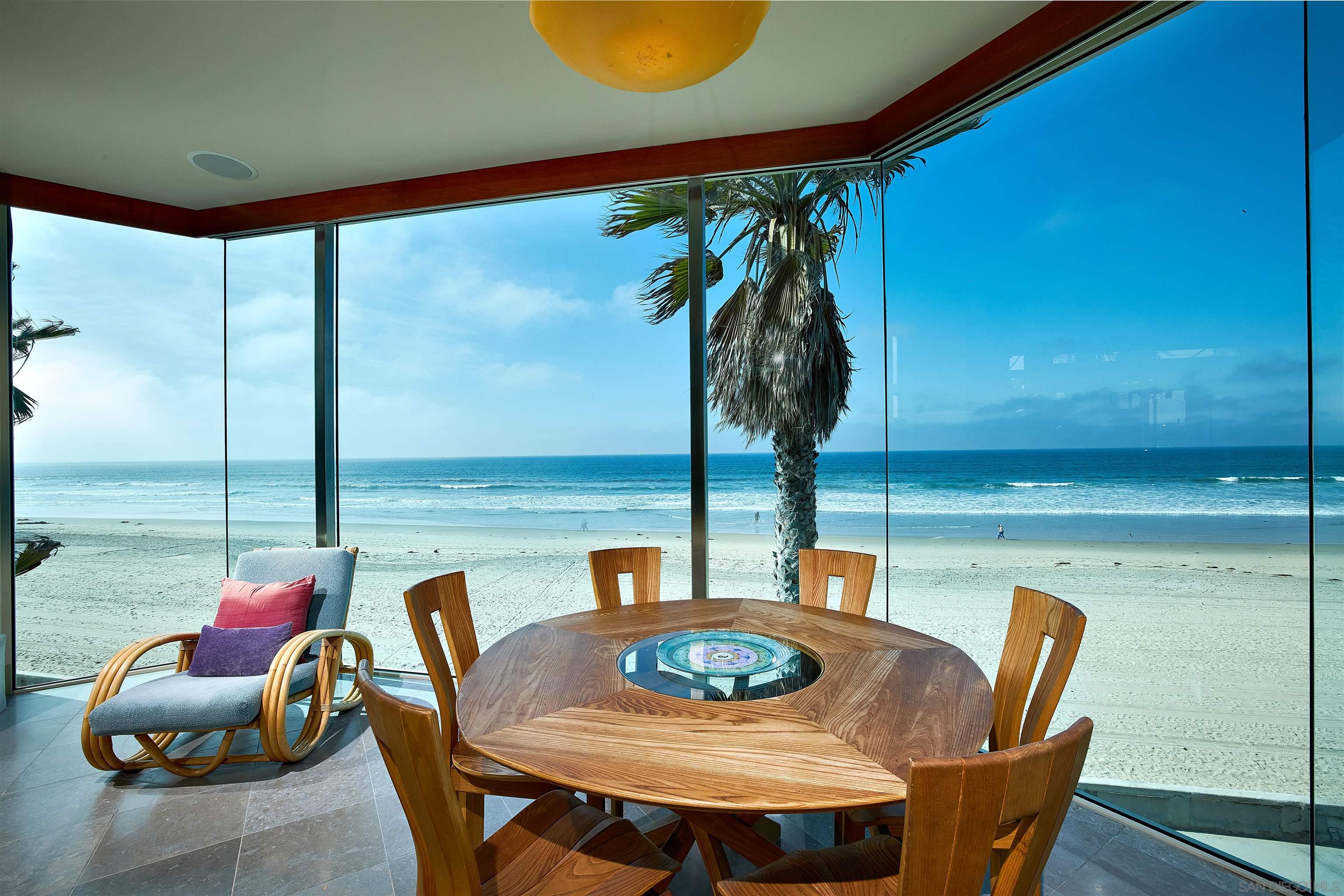 Detail Gallery Image 7 of 39 For 3377  Ocean Front Walk, San Diego,  CA 92109 - 3 Beds | 2/1 Baths