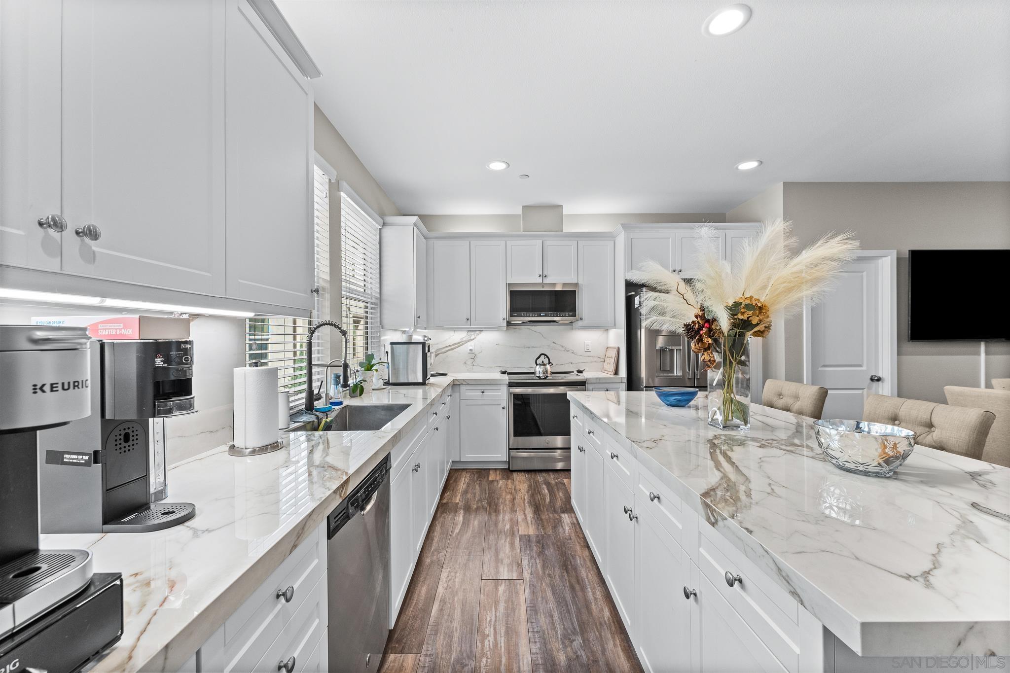 Front Image Thumbnail for SD2600835