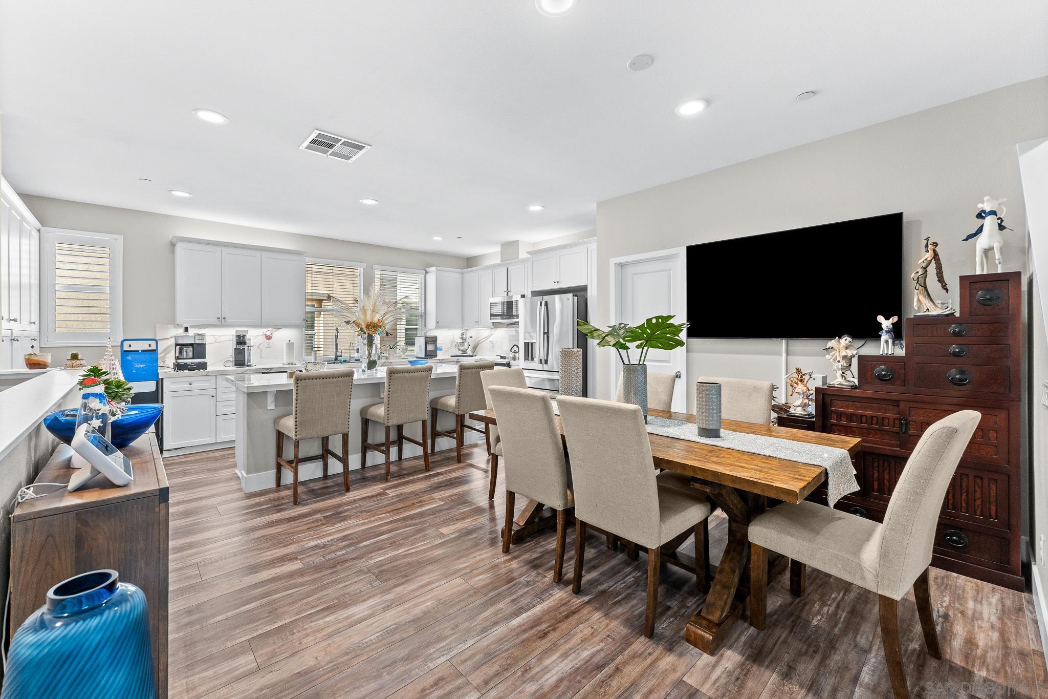 Detail Gallery Image 4 of 47 For 543 W Foothill Blvd  #120,  Glendora,  CA 91741 - 4 Beds | 2/1 Baths