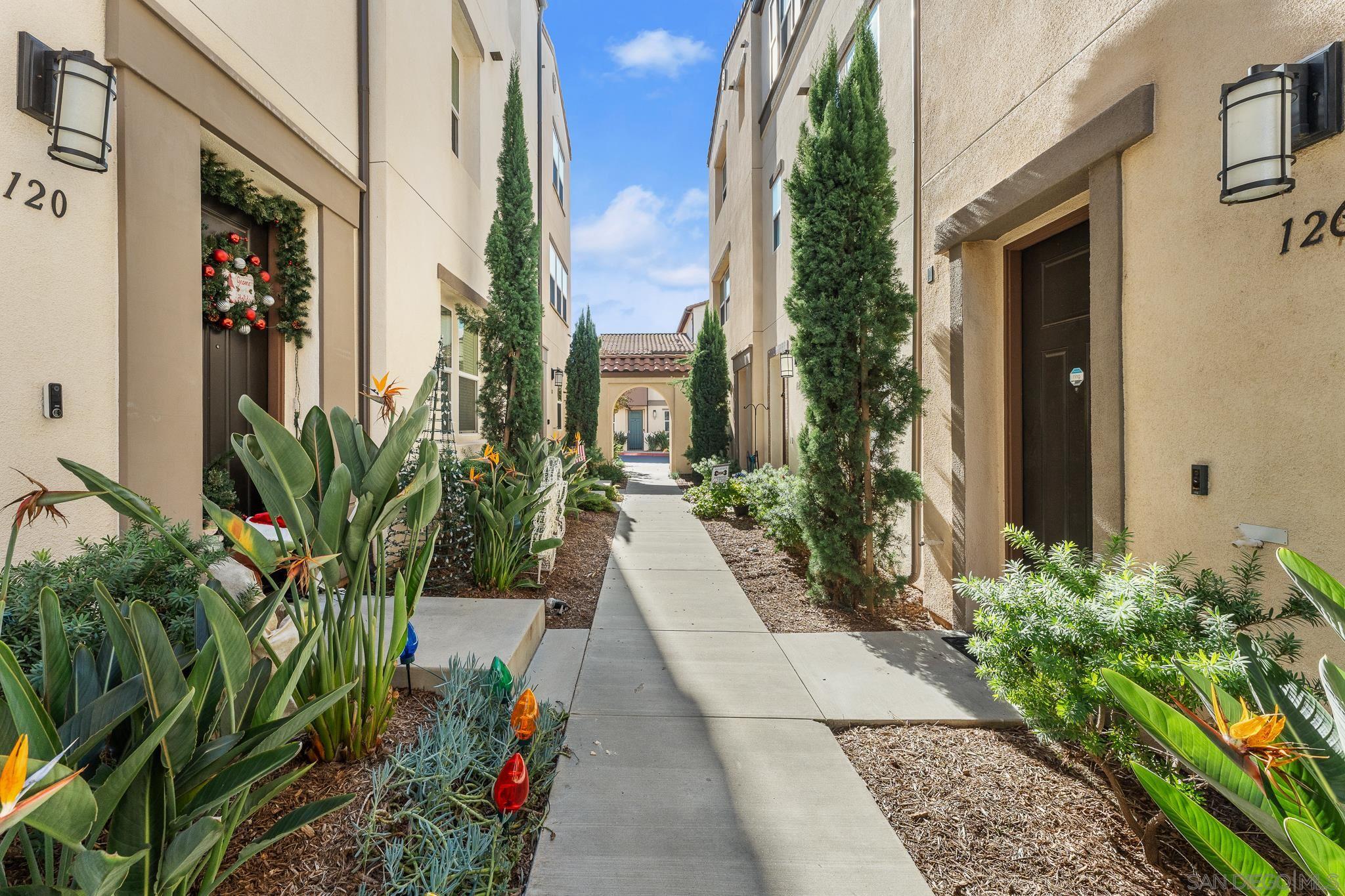 Detail Gallery Image 32 of 47 For 543 W Foothill Blvd  #120,  Glendora,  CA 91741 - 4 Beds | 2/1 Baths