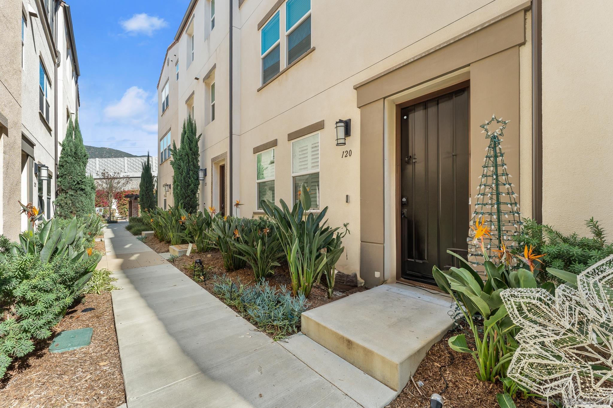 Detail Gallery Image 33 of 47 For 543 W Foothill Blvd  #120,  Glendora,  CA 91741 - 4 Beds | 2/1 Baths