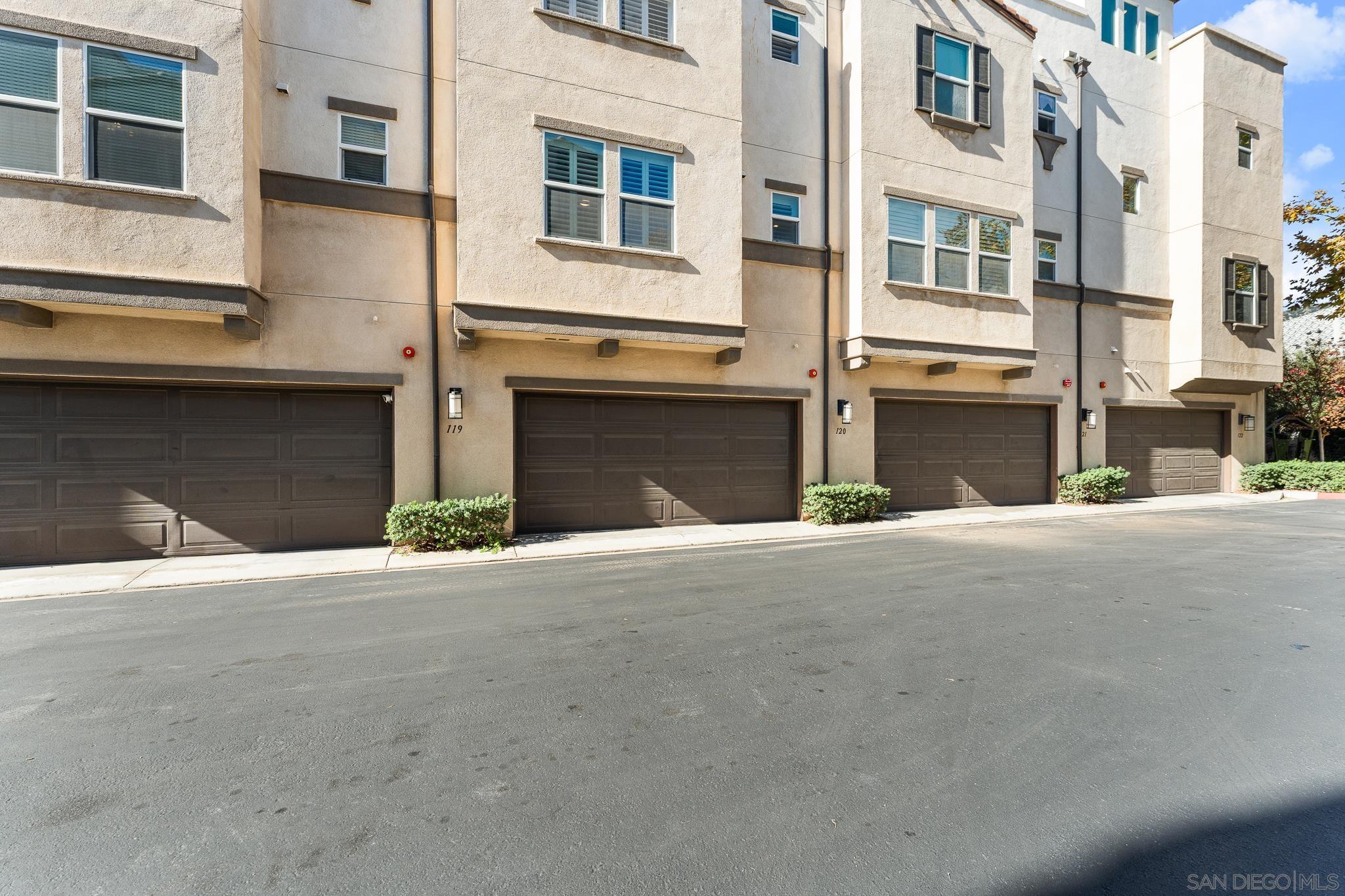 Detail Gallery Image 38 of 47 For 543 W Foothill Blvd  #120,  Glendora,  CA 91741 - 4 Beds | 2/1 Baths