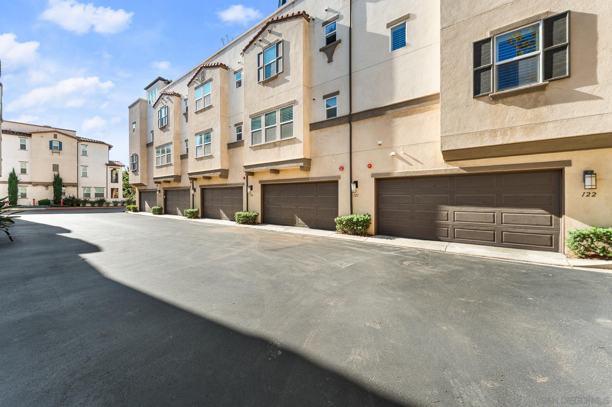 Detail Gallery Image 41 of 47 For 543 W Foothill Blvd  #120,  Glendora,  CA 91741 - 4 Beds | 2/1 Baths