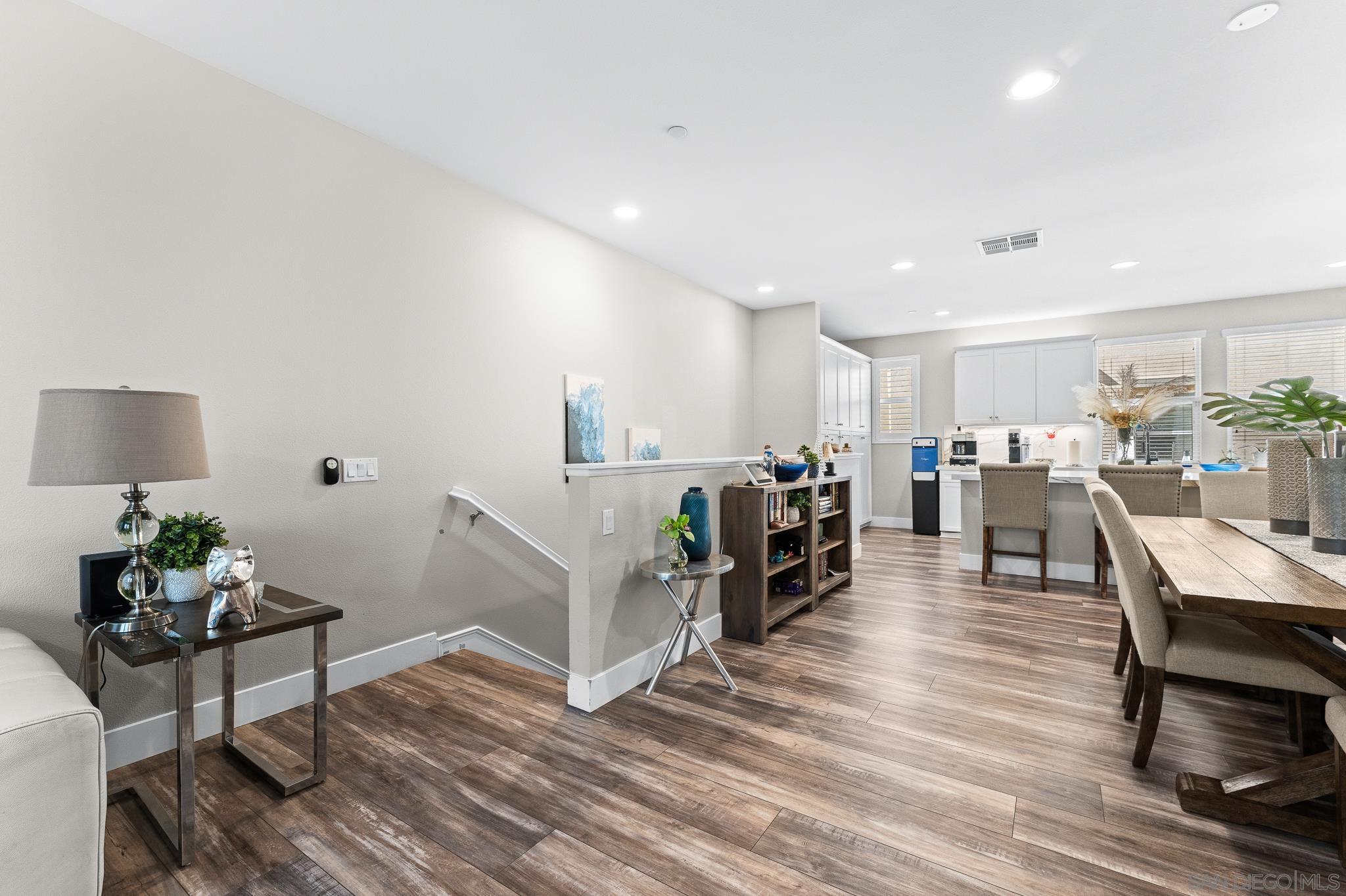 Detail Gallery Image 8 of 47 For 543 W Foothill Blvd  #120,  Glendora,  CA 91741 - 4 Beds | 2/1 Baths
