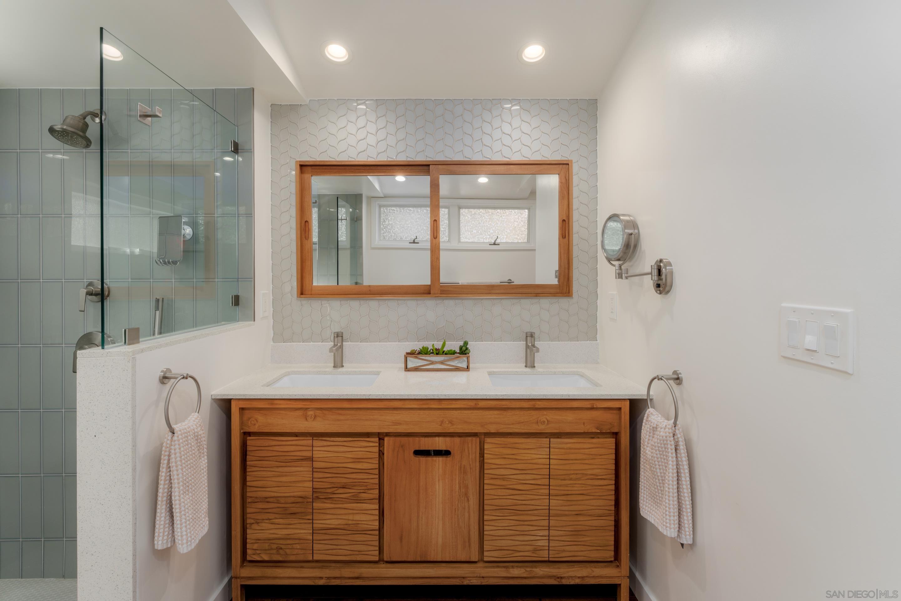 Detail Gallery Image 29 of 72 For 383  Westbourne St., La Jolla,  CA 92037 - 4 Beds | 3 Baths