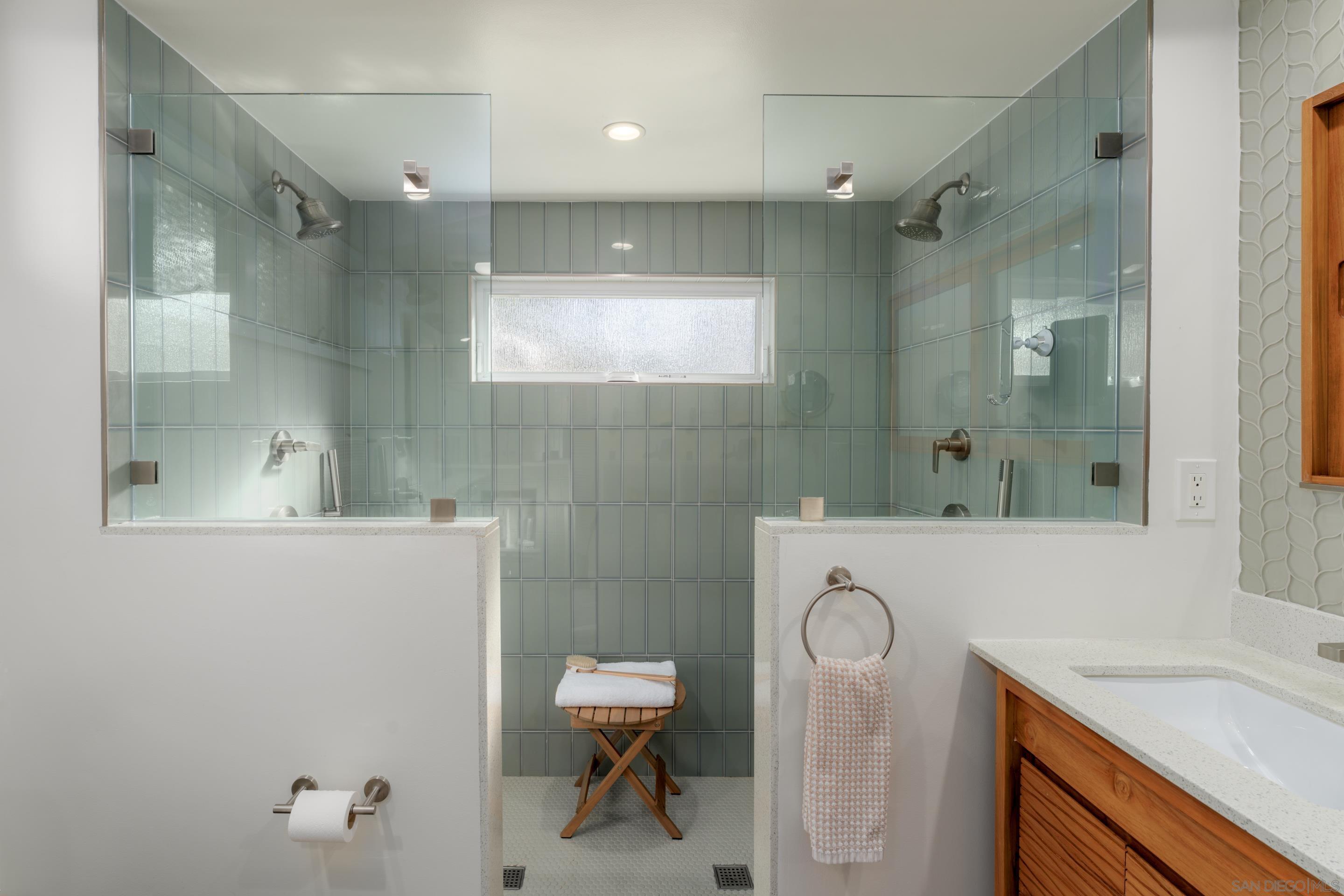 Detail Gallery Image 30 of 72 For 383  Westbourne St., La Jolla,  CA 92037 - 4 Beds | 3 Baths