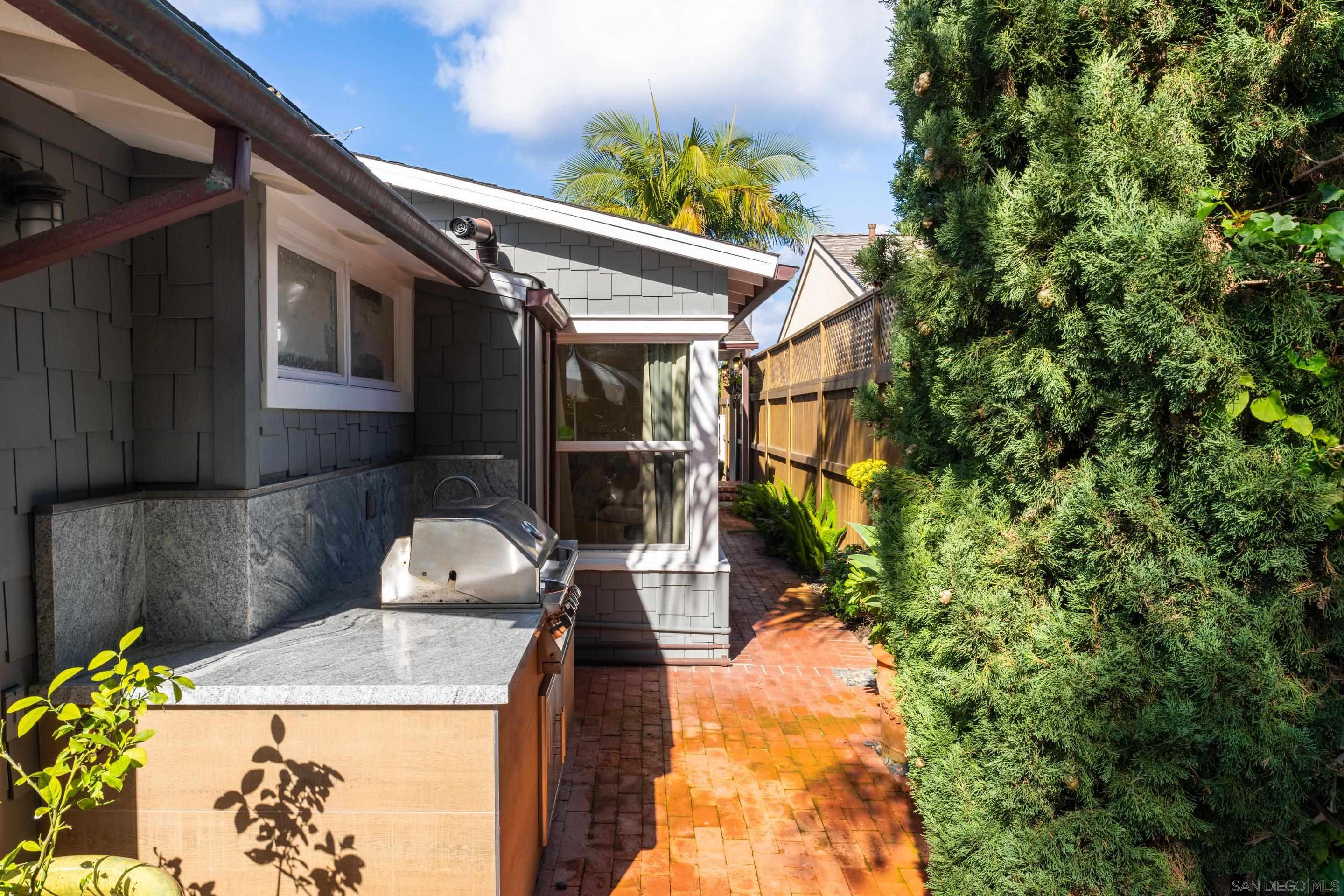 Detail Gallery Image 41 of 72 For 383  Westbourne St., La Jolla,  CA 92037 - 4 Beds | 3 Baths