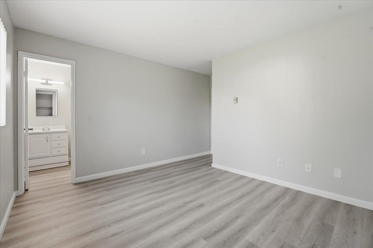 Detail Gallery Image 12 of 27 For 4226  Camino Ticino, San Diego,  CA 92122 - 2 Beds | 1/1 Baths