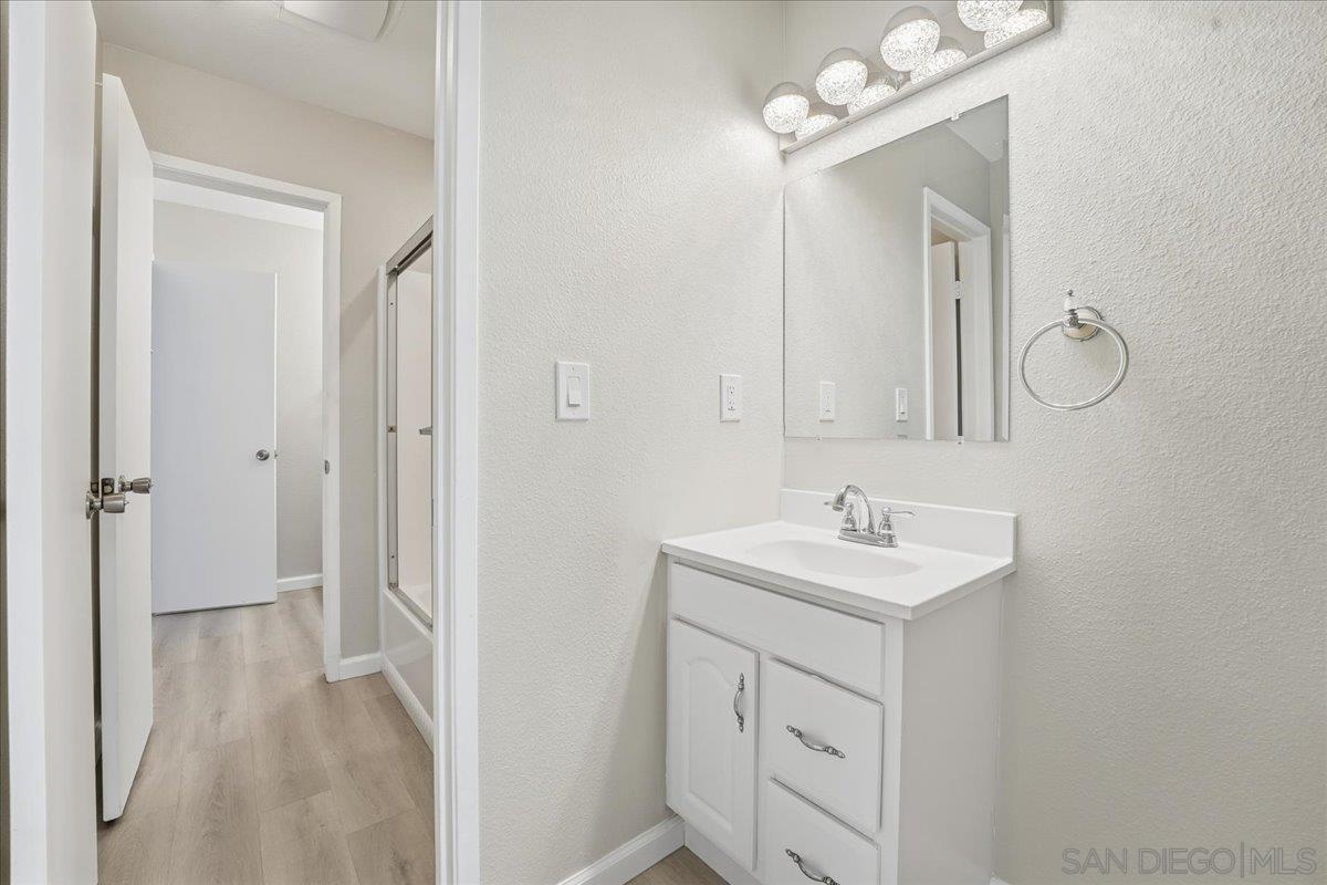 Detail Gallery Image 13 of 27 For 4226  Camino Ticino, San Diego,  CA 92122 - 2 Beds | 1/1 Baths