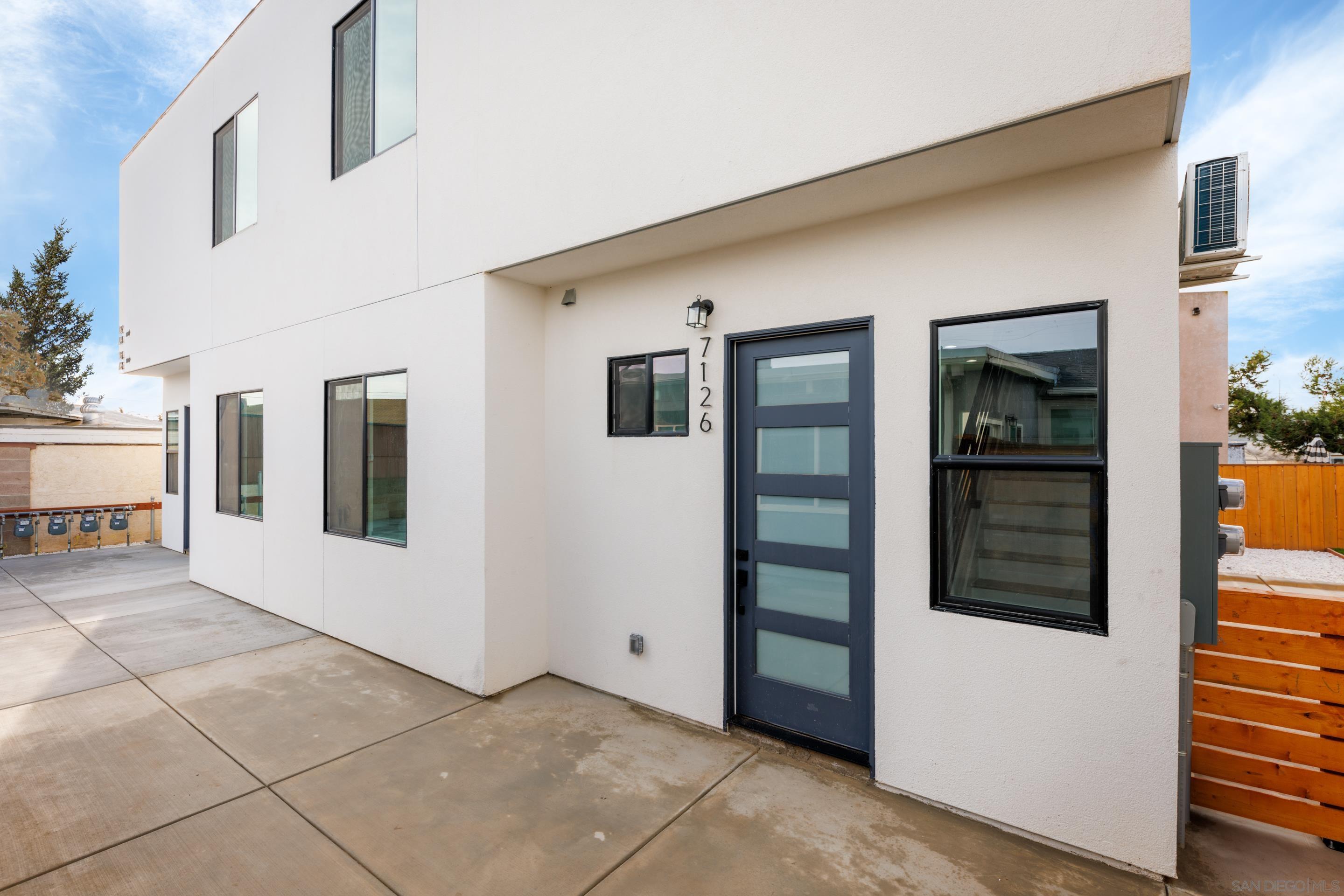 Detail Gallery Image 6 of 50 For 7128 E Hyatt St, San Diego,  CA 92111 - – Beds | – Baths