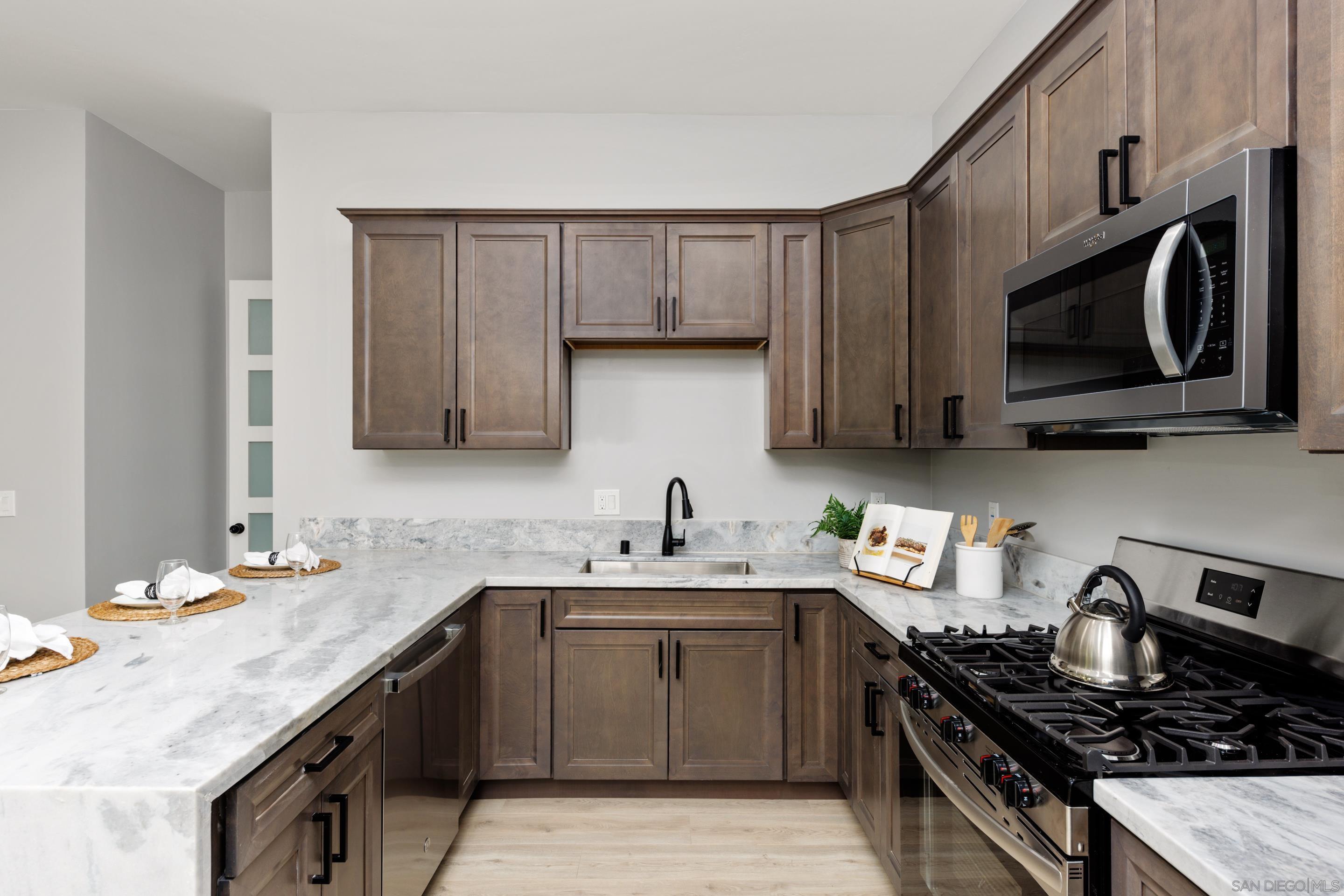 Detail Gallery Image 10 of 50 For 7128 E Hyatt St, San Diego,  CA 92111 - – Beds | – Baths