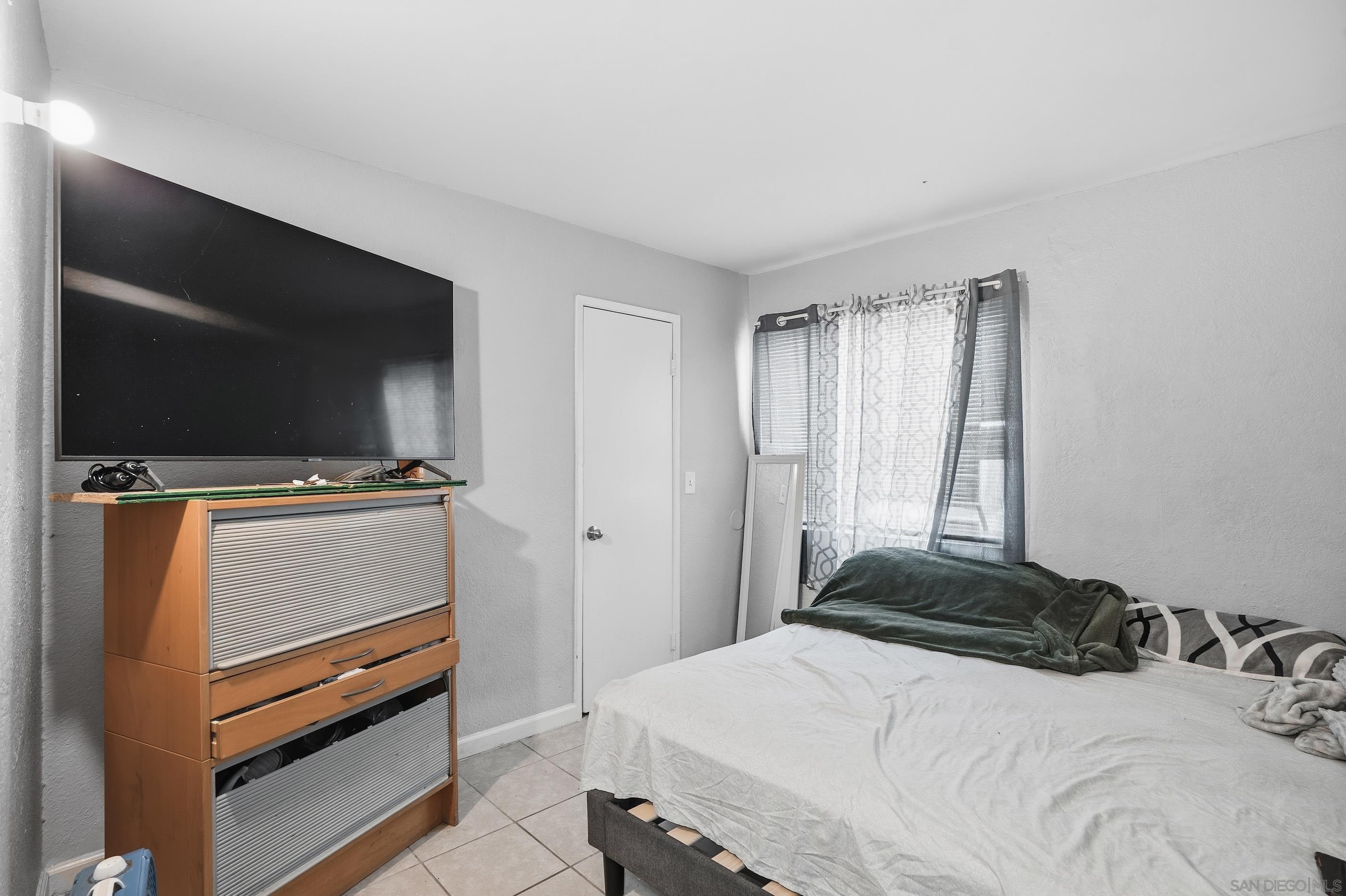 Detail Gallery Image 14 of 19 For 829  Grand Ave., Spring Valley,  CA 91977 - – Beds | – Baths