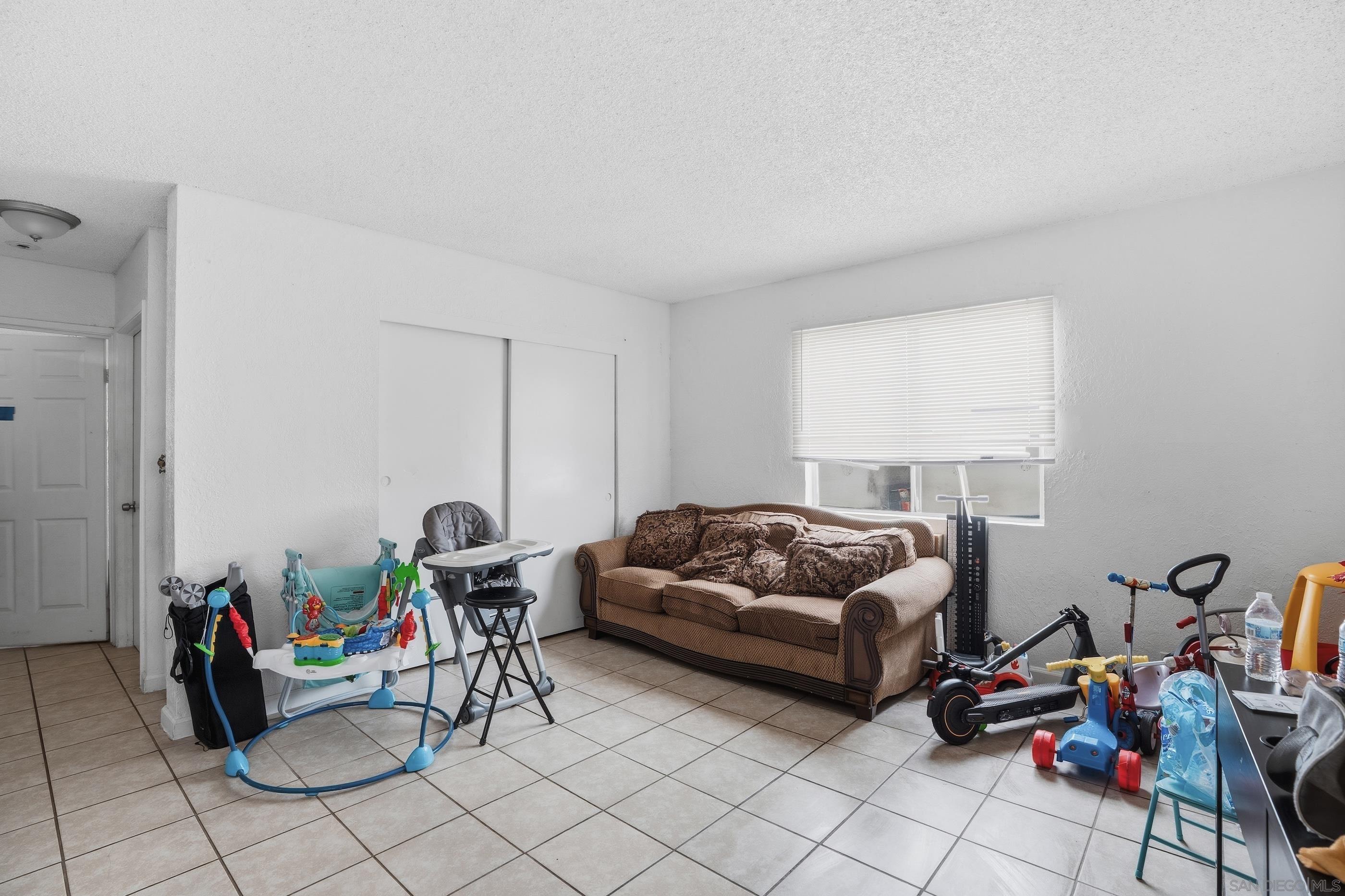 Detail Gallery Image 15 of 19 For 829  Grand Ave., Spring Valley,  CA 91977 - – Beds | – Baths