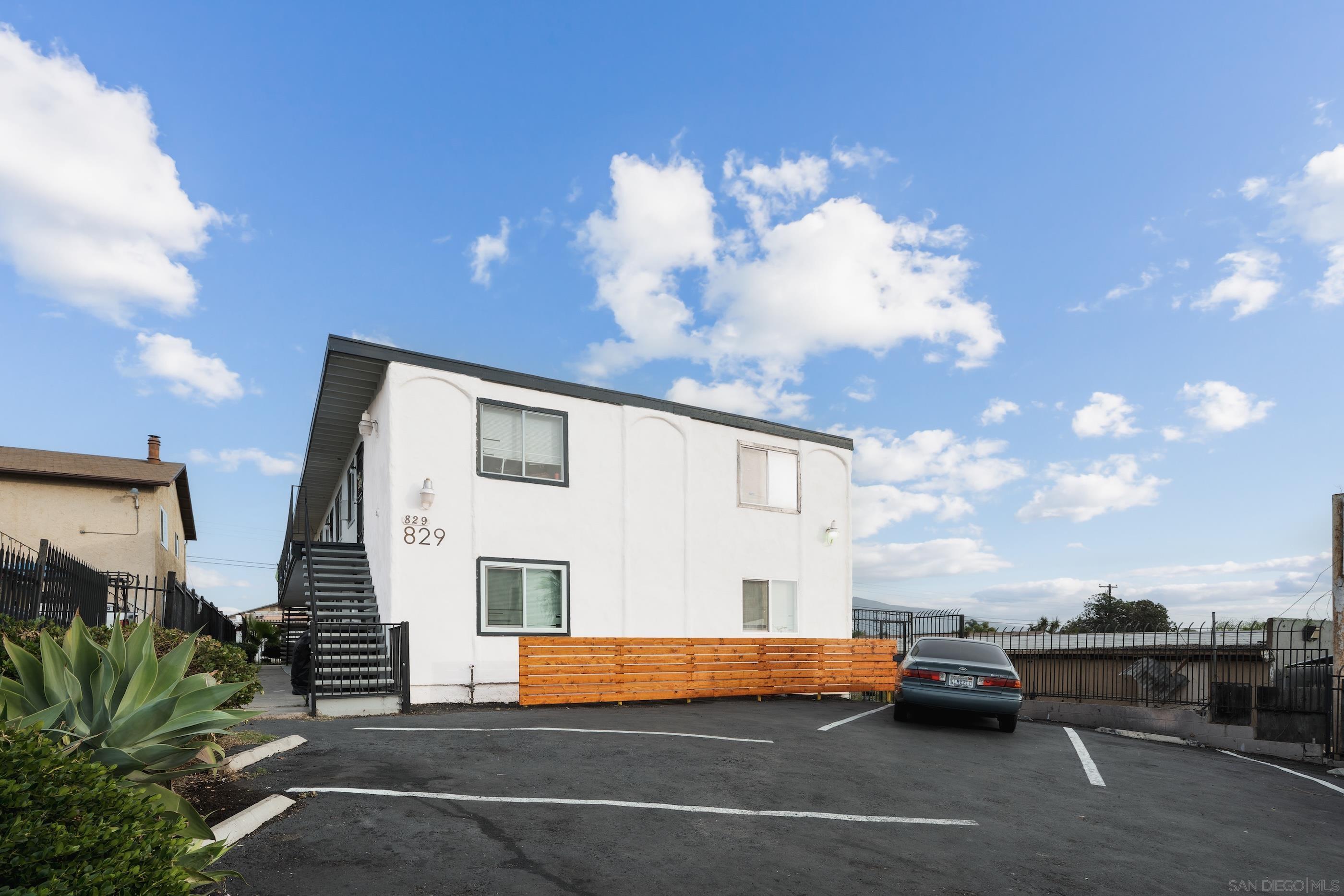 Detail Gallery Image 3 of 19 For 829  Grand Ave., Spring Valley,  CA 91977 - – Beds | – Baths