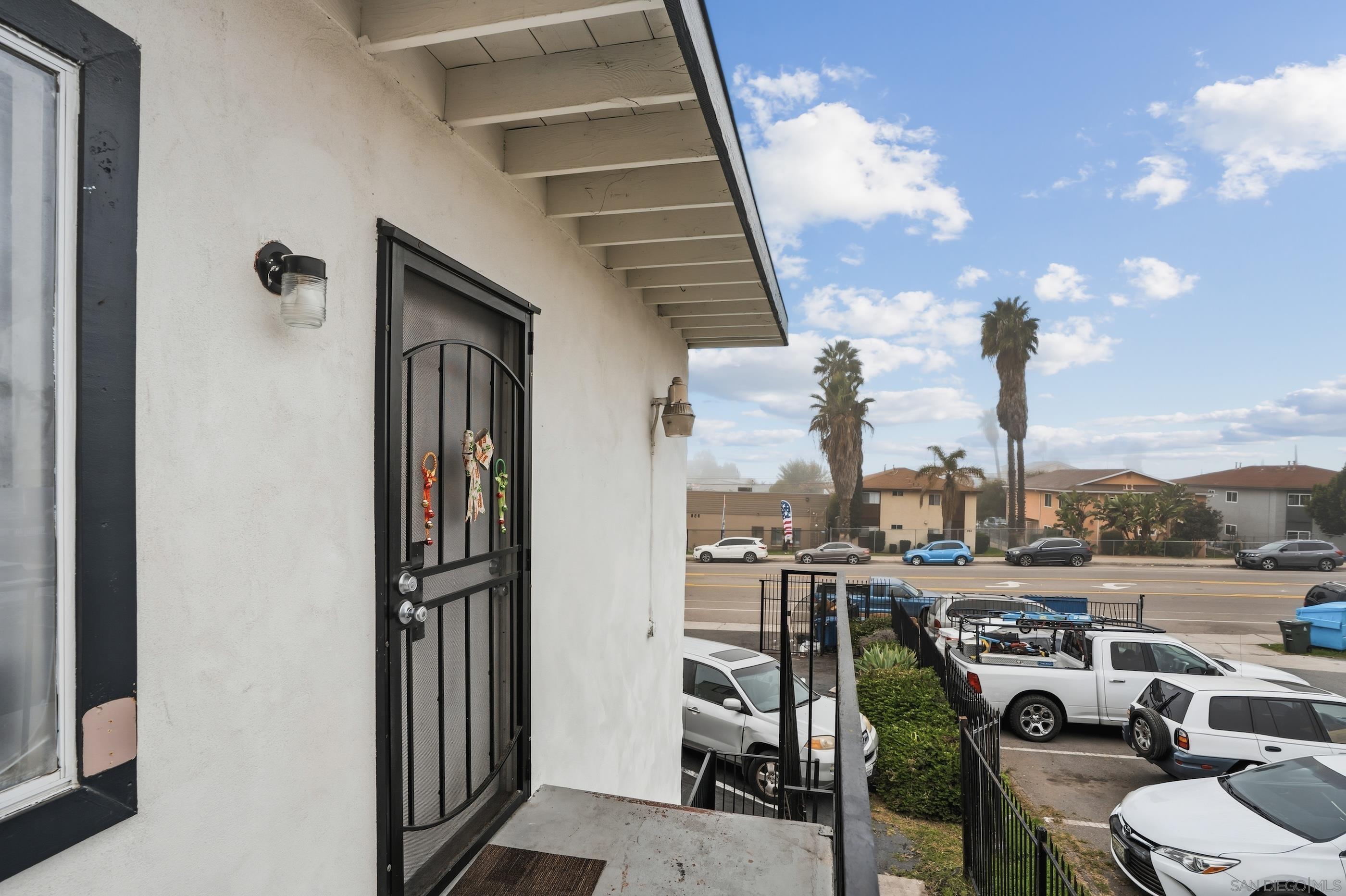 Detail Gallery Image 5 of 19 For 829  Grand Ave., Spring Valley,  CA 91977 - – Beds | – Baths