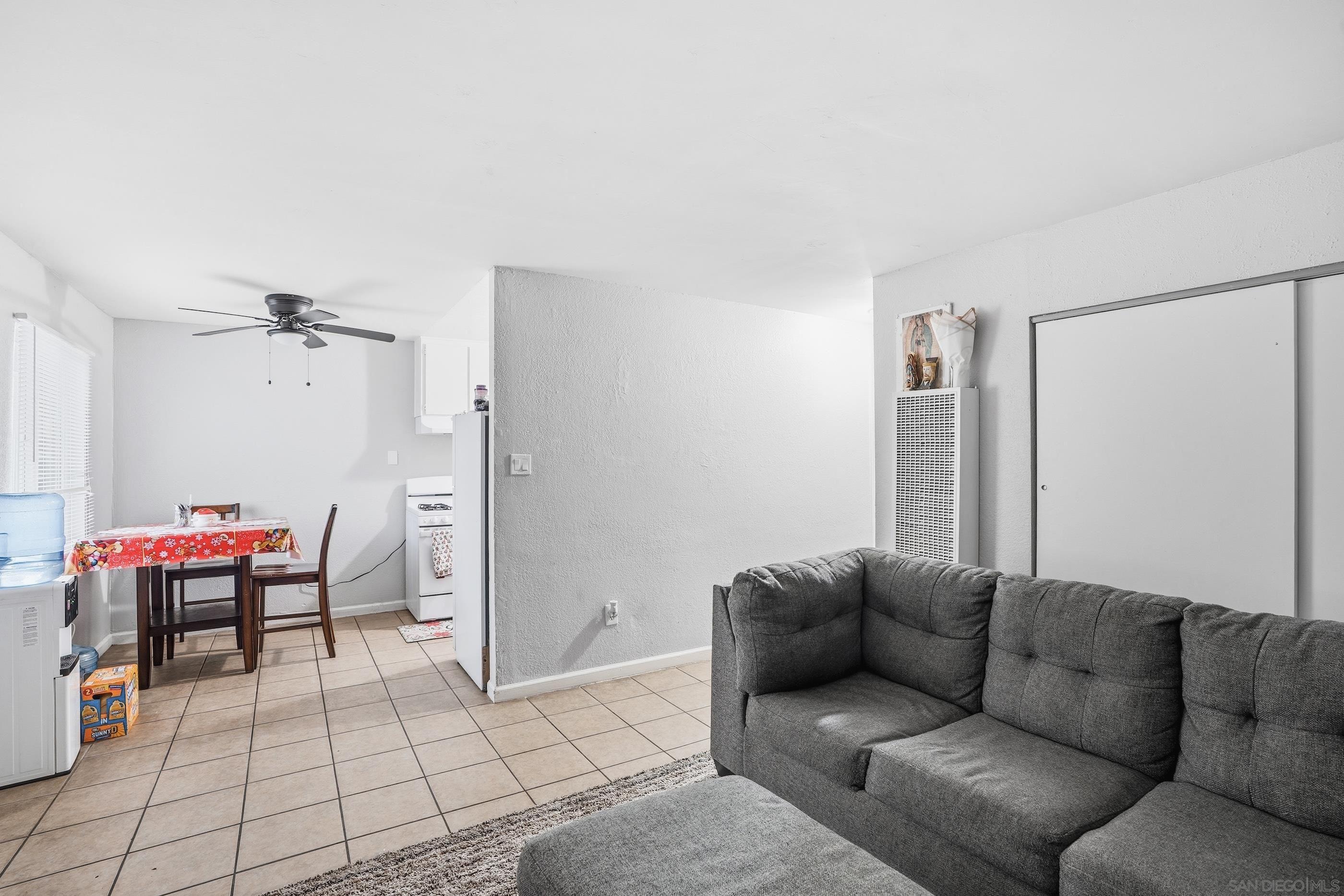 Detail Gallery Image 8 of 19 For 829  Grand Ave., Spring Valley,  CA 91977 - – Beds | – Baths