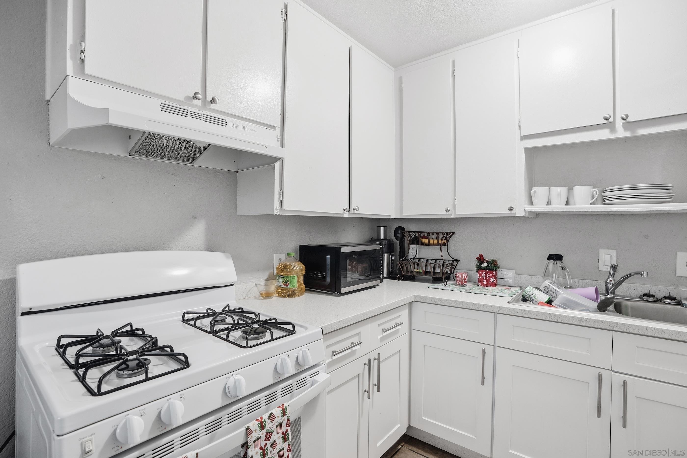 Detail Gallery Image 10 of 19 For 829  Grand Ave., Spring Valley,  CA 91977 - – Beds | – Baths