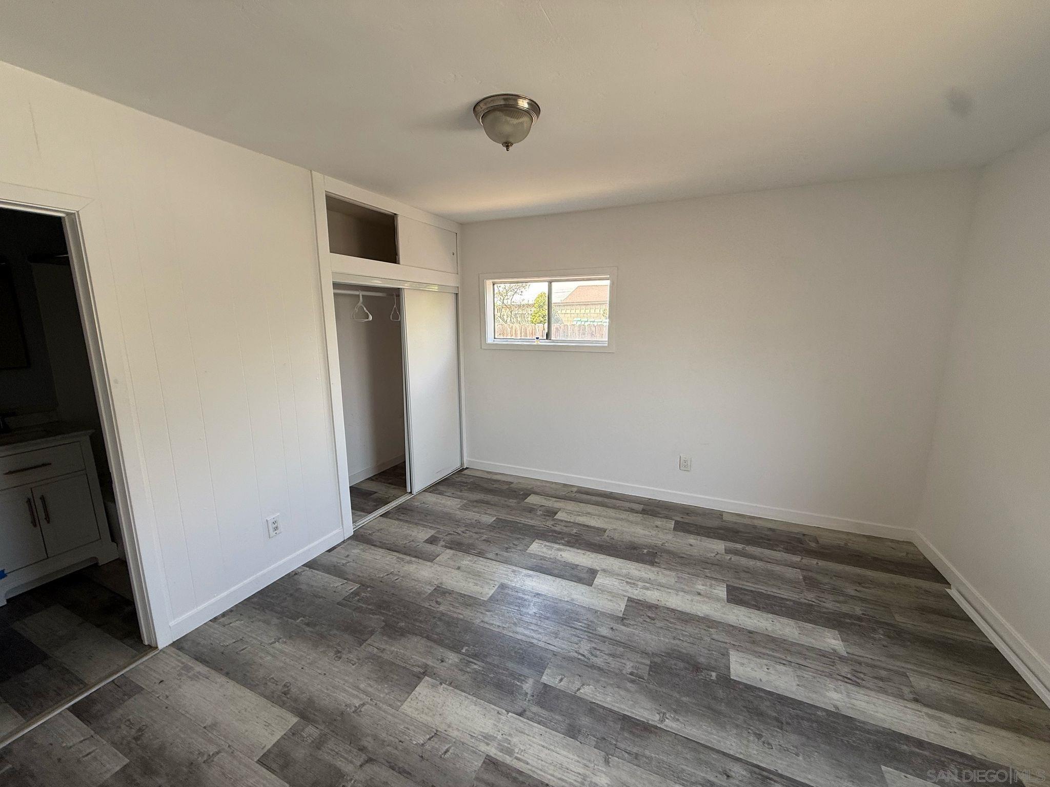 Detail Gallery Image 5 of 10 For 1733  Dahlia Ave, San Diego,  CA 92154 - 2 Beds | 2 Baths