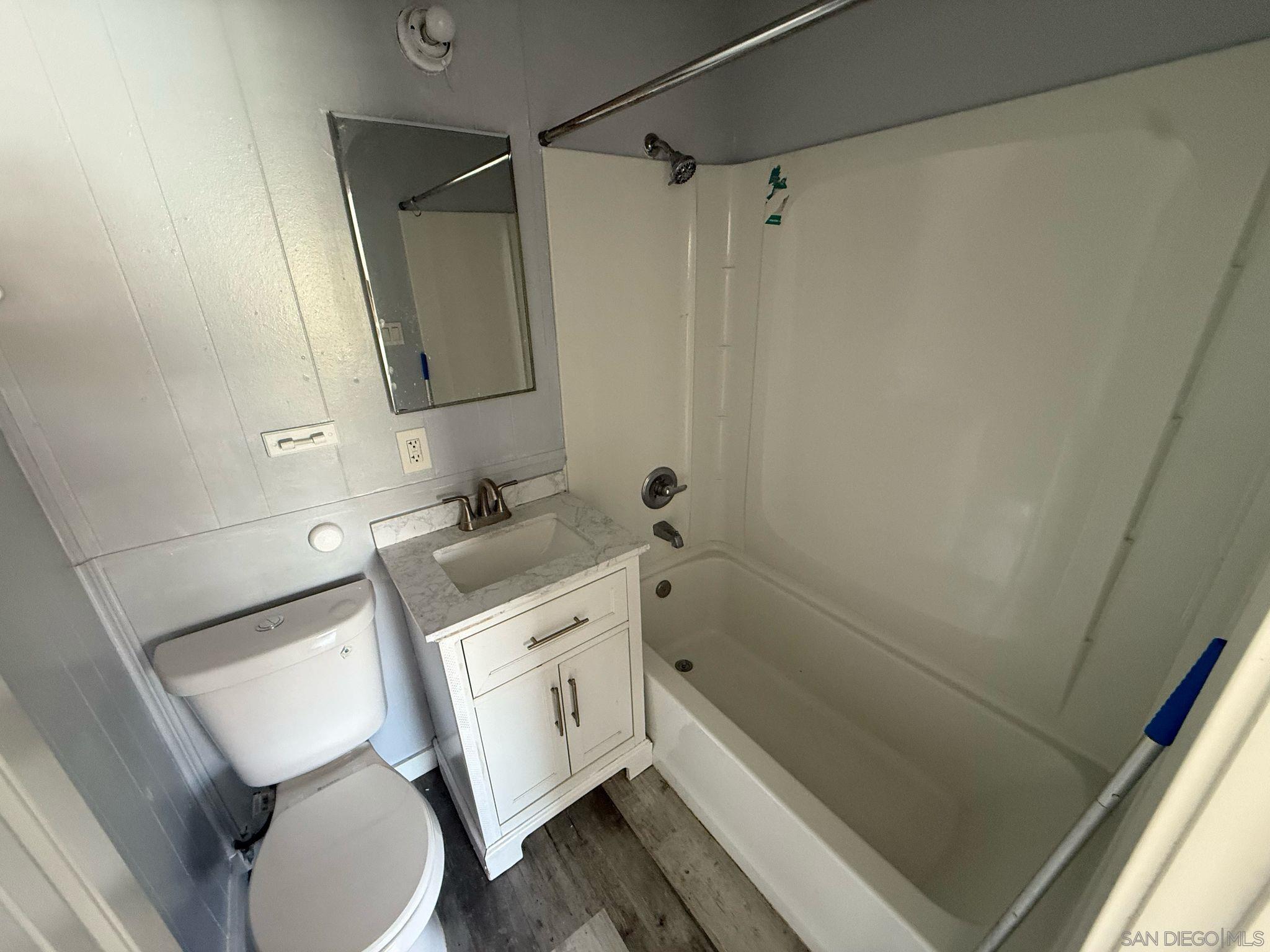 Detail Gallery Image 7 of 10 For 1733  Dahlia Ave, San Diego,  CA 92154 - 2 Beds | 2 Baths