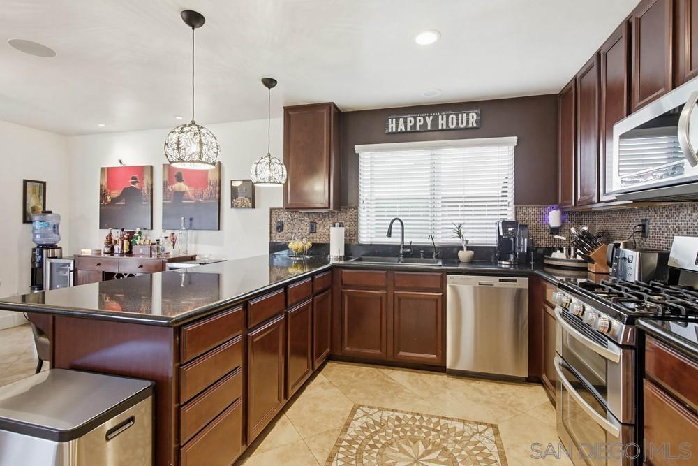 Detail Gallery Image 13 of 44 For 14610  Fairburn St., Poway,  CA 92064 - 3 Beds | 2 Baths