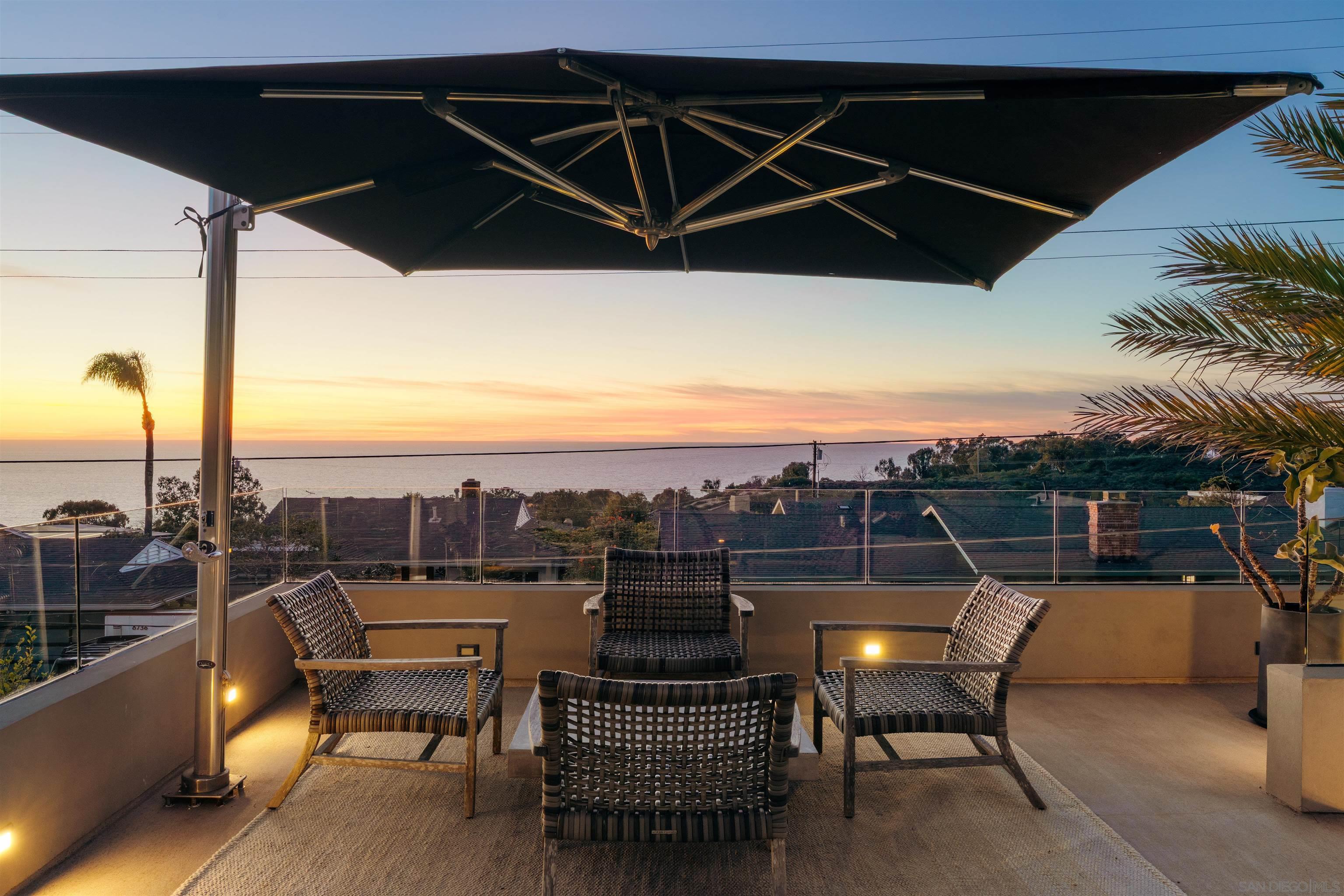 Detail Gallery Image 11 of 38 For 8751  Glenwick Ln, La Jolla,  CA 92037 - 4 Beds | 3/1 Baths