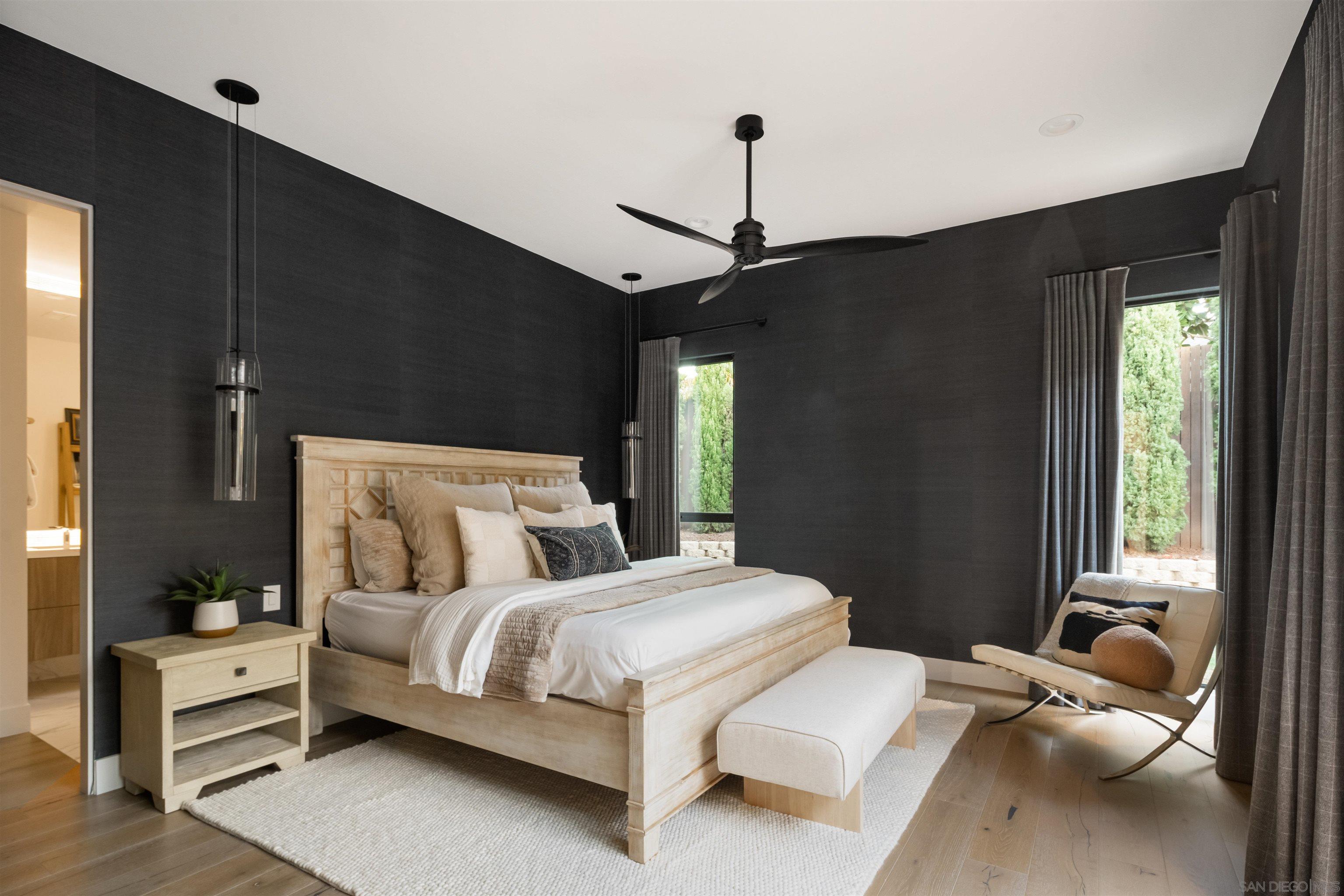 Detail Gallery Image 20 of 38 For 8751  Glenwick Ln, La Jolla,  CA 92037 - 4 Beds | 3/1 Baths