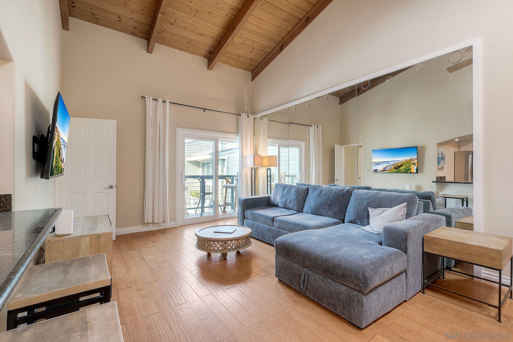 Detail Gallery Image 4 of 35 For 940  Sealane Drive  10, Encinitas,  CA 92024 - 2 Beds | 2 Baths