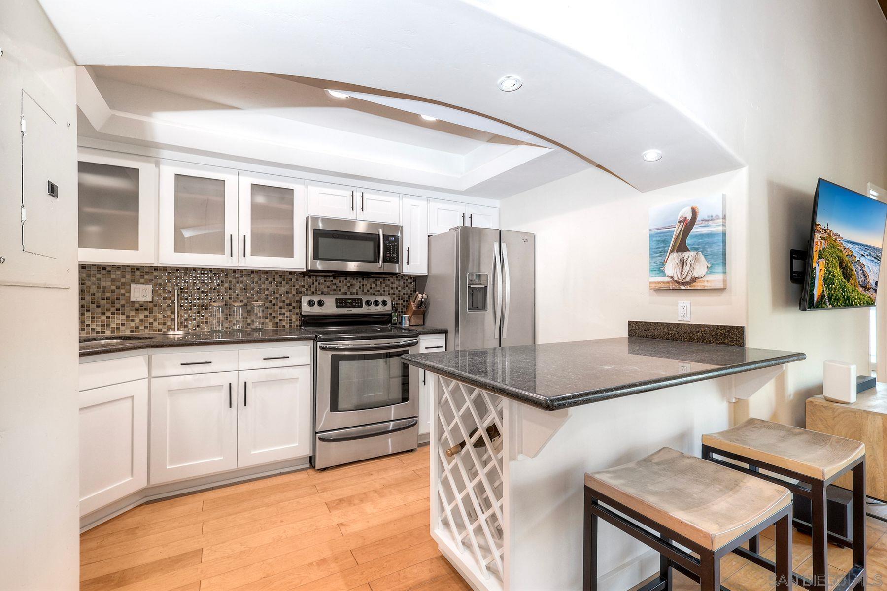 Detail Gallery Image 5 of 35 For 940  Sealane Drive  10, Encinitas,  CA 92024 - 2 Beds | 2 Baths