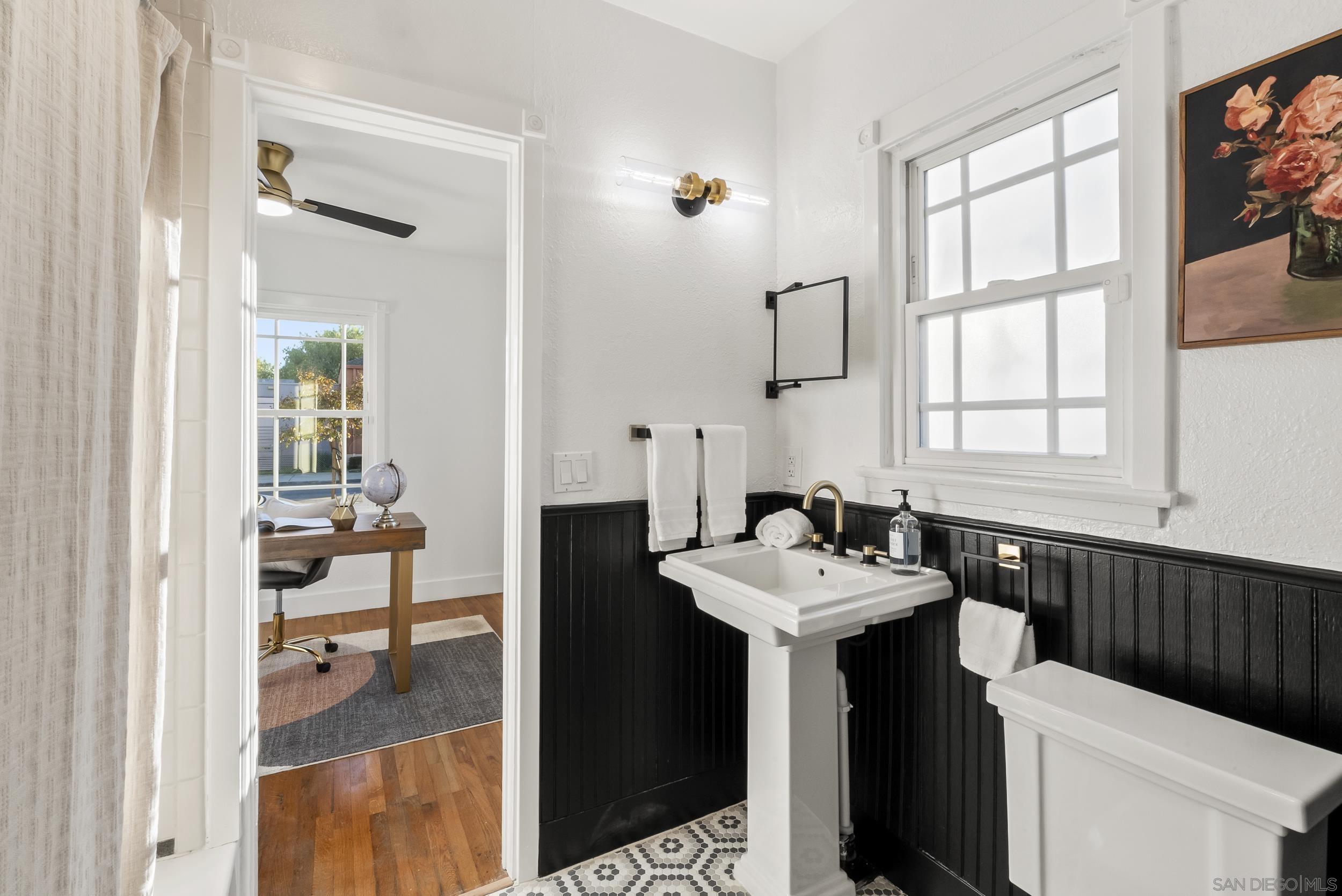 Detail Gallery Image 14 of 22 For 2730  Monroe Ave, San Diego,  CA 92116 - 2 Beds | 1 Baths