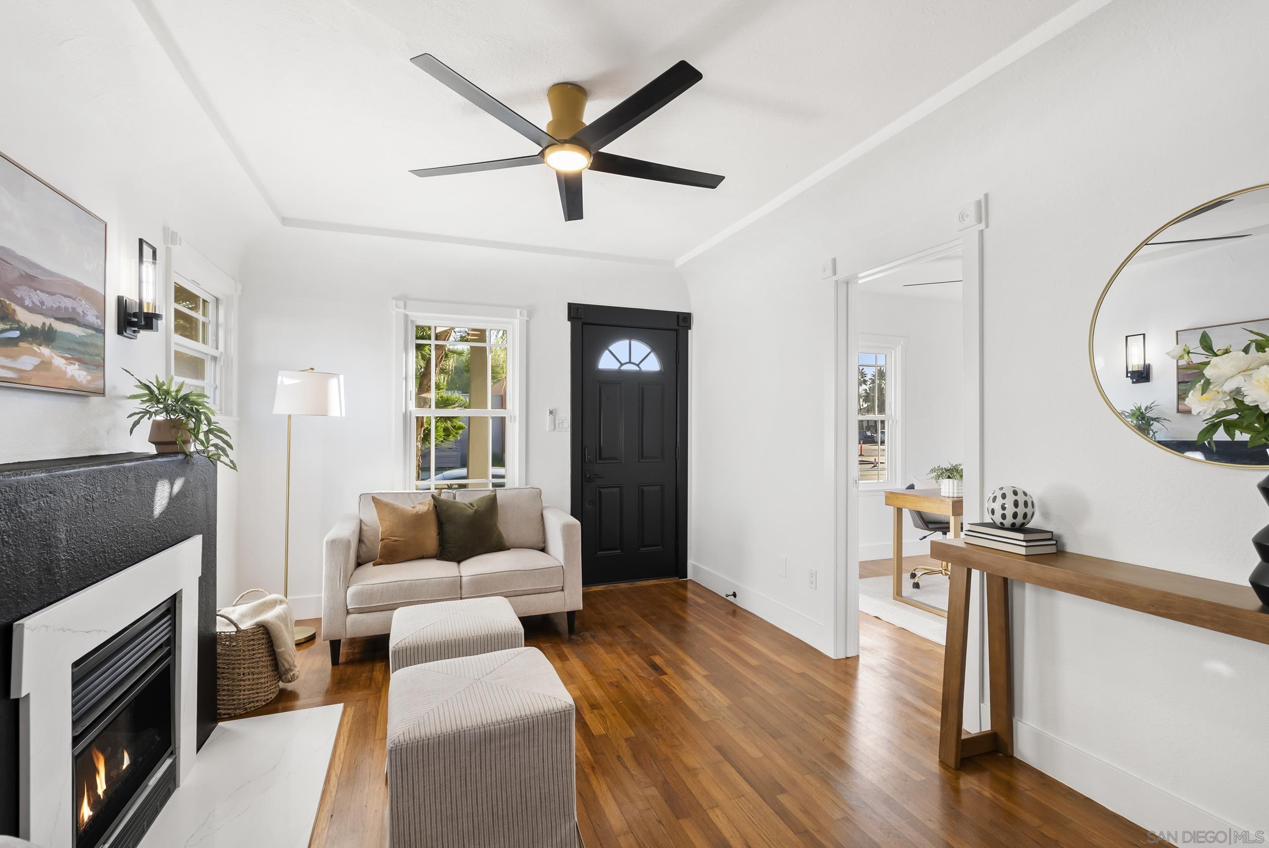 Detail Gallery Image 4 of 22 For 2730  Monroe Ave, San Diego,  CA 92116 - 2 Beds | 1 Baths